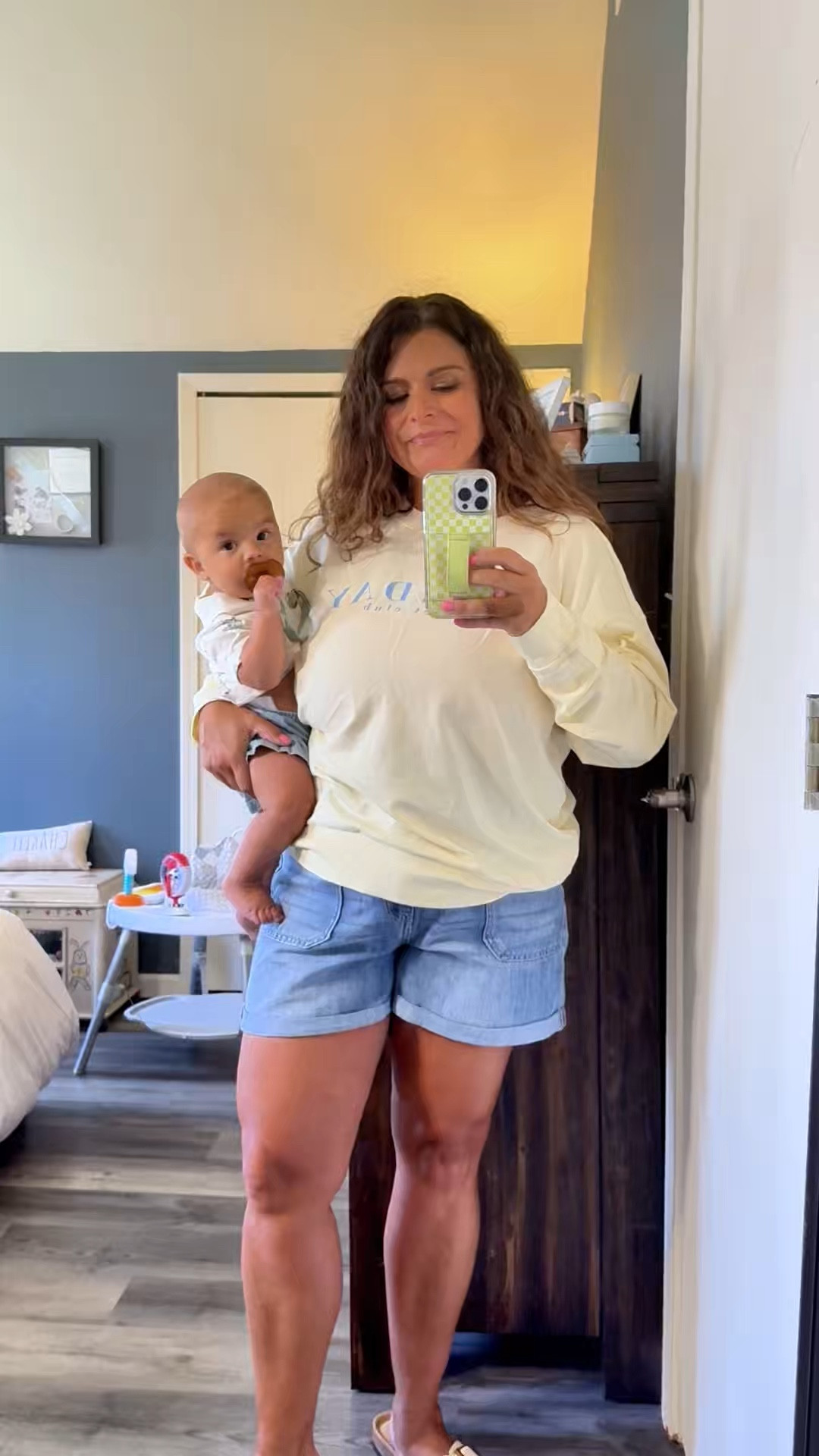 #kohlspartner Sunday reset outfit ☀️ comfy mom outfit Sonoma Kohl’s Oversized Sonoma PJ tee (love this sunny yellow) + 5” inseam Wallflower shorts (perfect stretch) + Sonoma slides—easy throw-on outfit for real life, baby in arms and all
#liketkit @shop.ltk @kohls kohls #kohls #ad

#LTKootd #LTKmomlife #LTKdayinmylife
