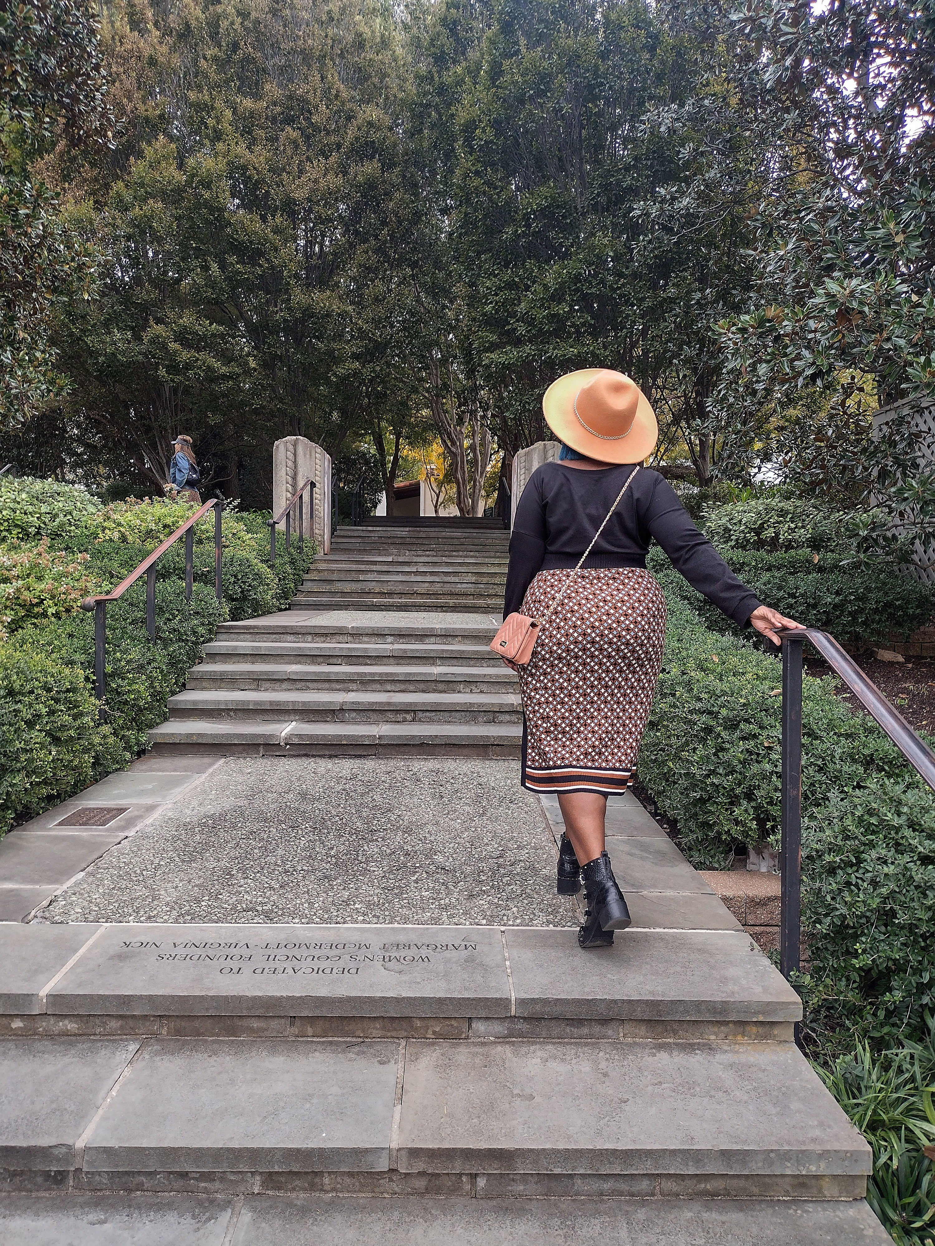 You're going through your closet to find something cozy, chic yet comfortable to wear on Thanksgiving that's dressy yet casual...sweater knit skirts! Super easy to wear, nice on the curves and stretchy for Thanksgiving meal.👏🏾🦃

#LTKHoliday #LTKMidsize #LTKootd
