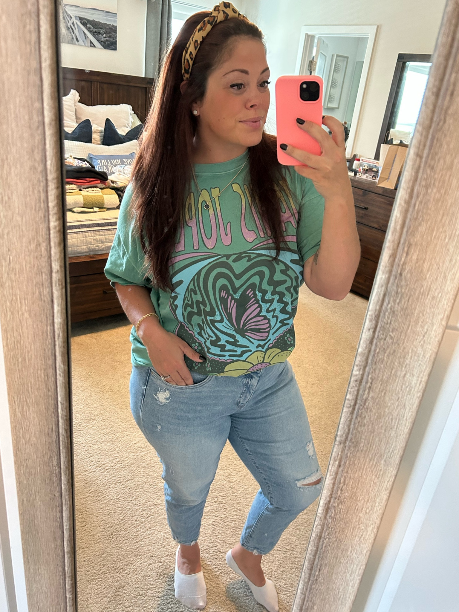 Saturday errands call for a classic graphic tee! American Eagle + Aerie have been my go-to for the transitional and fall season. Loving these colors of this Janis Joplin tee! #americaneagle #style #fallstyle #graphictee #casual #saturday

#LTKcurves #LTKSeasonal #LTKunder50