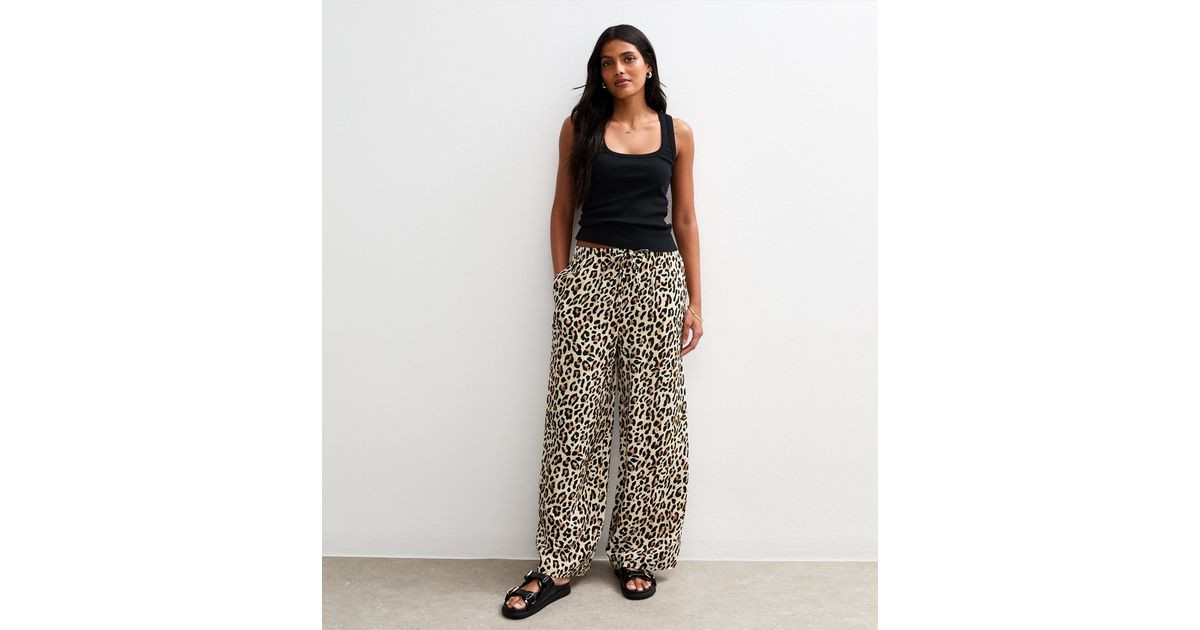 Brown Leopard Print Wide Leg Relaxed Trousers | New Look | New Look (UK)