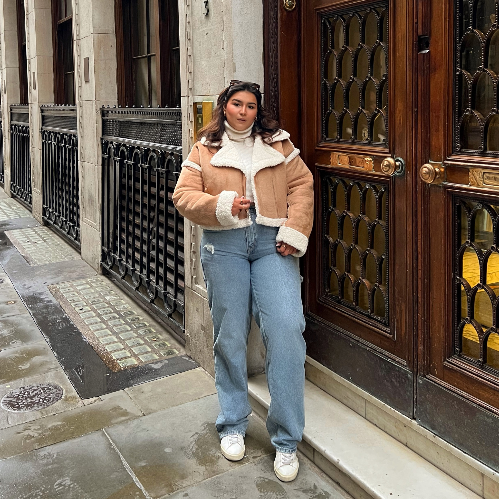 Cropped shearling jacket outfit 🤍

#LTKstyletip #LTKeurope #LTKcurves
