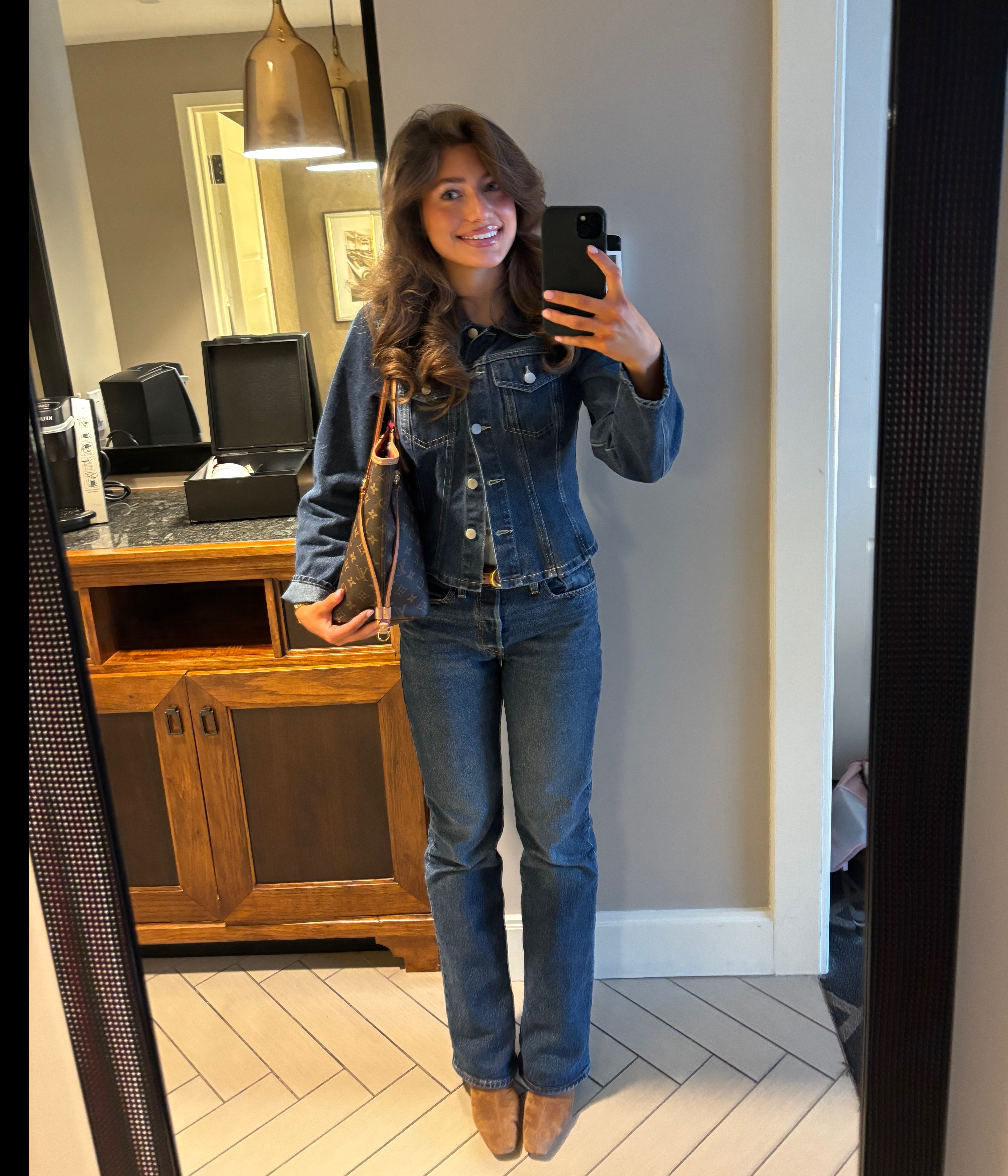 OOTD casual jean fit

Jeans: 27L

Jean fit, Travel, Dark wash jeans, casual fit 

 #LTKWatchNow #LTKStyleTip