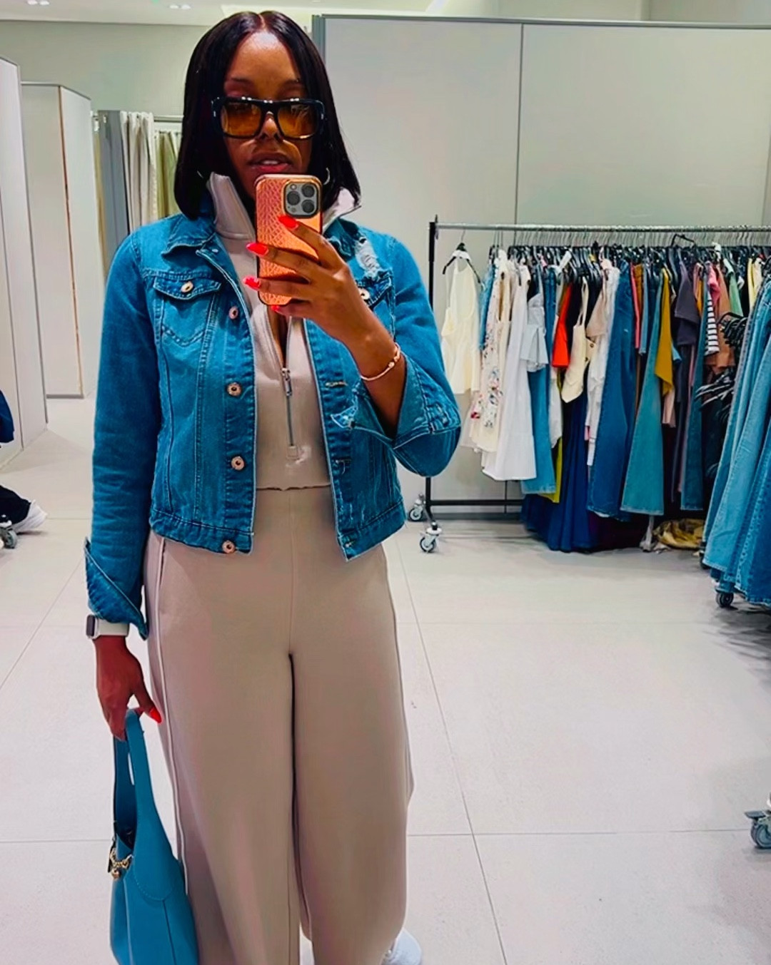 Checkout SPANX AirEssentials Pique Sleeveless Mockneck Jumpsuit it’s a 10/10 the best comfortable jumpsuit ever!!! Dress it up or down! Go grab it NOW!!

#LTKSaleAlert #LTKTravel #LTKSeasonal