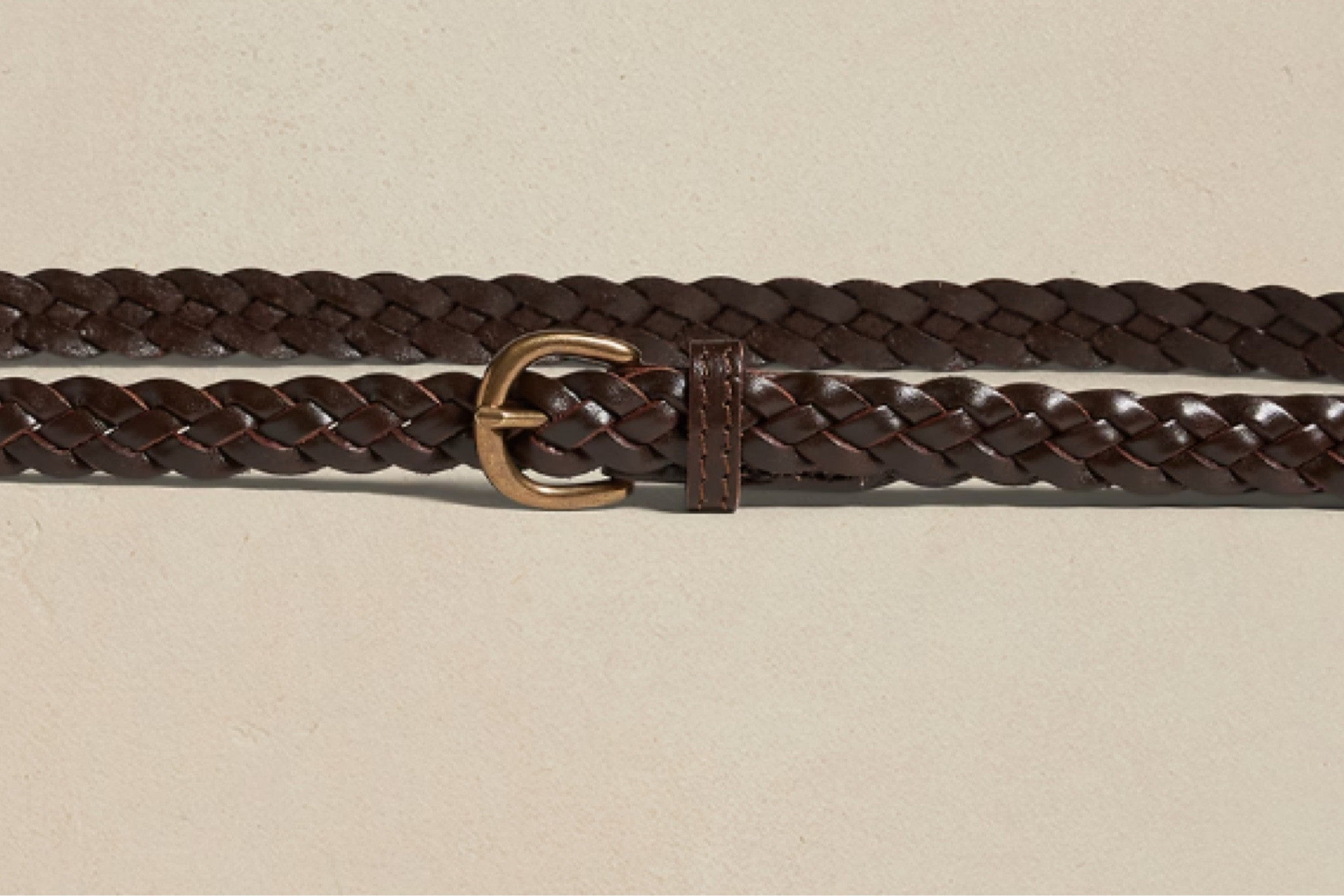 Daze woven leather belt in ‘dark brown’ from banana republic 
Dark brown
House of colour / Autumn 

#LTKWorkwear #LTKStyleTip