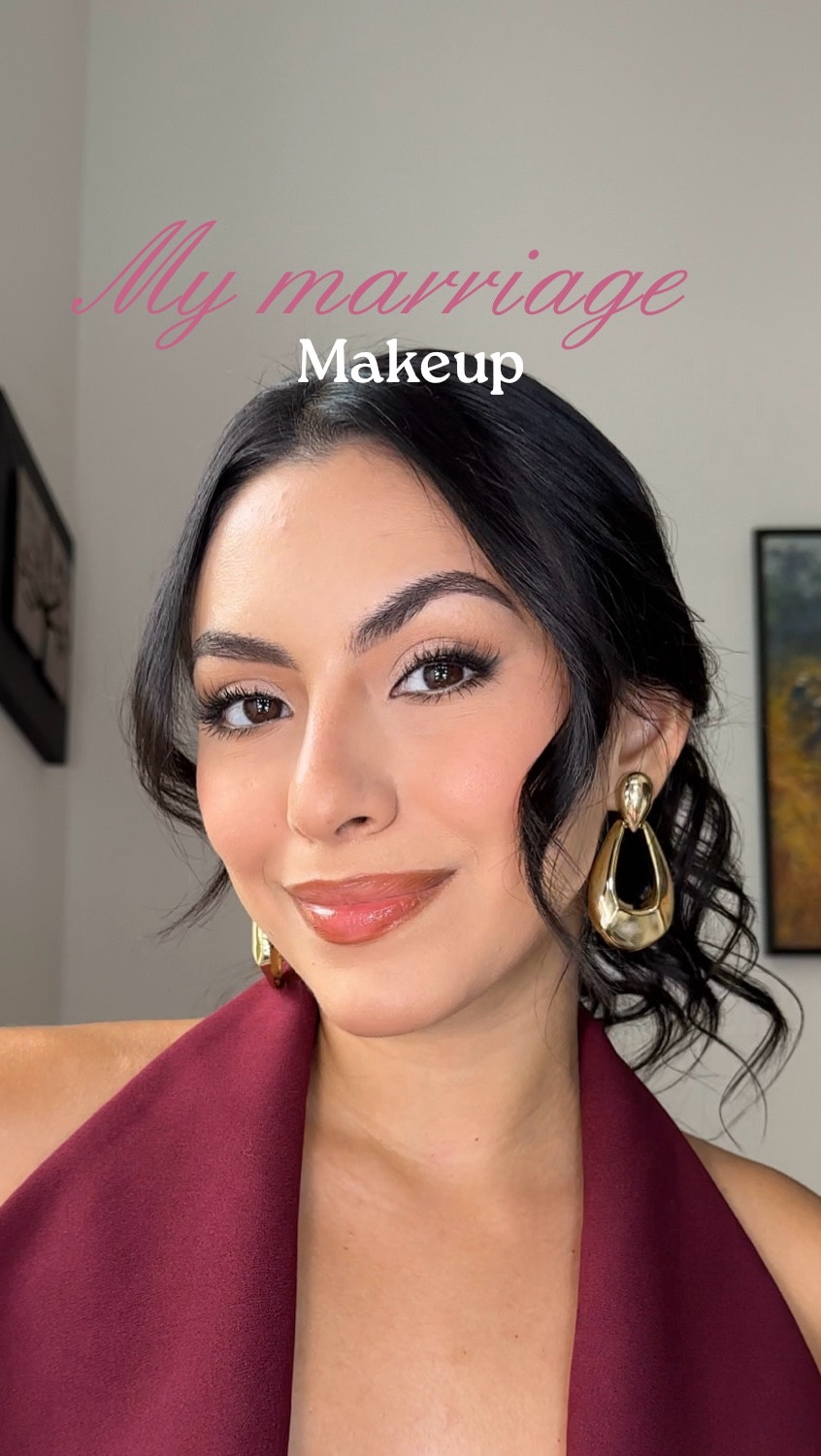 Nuestro plan inicial era otro, pero fue así como terminamos casándonos 🙊 la historia es un poco larga así que tenemos parte 2 😱😱😱

Productos: 
@yomebeautystore Skincare + Fijador de makeup + lip oil + Blush rojo 
@lorealparis lumiglowtion 
@maybelline_de poreless primer 
@maccosmeticsgermany foundation studio radiance 
@morphebrushes_uk contour stick 
@charlottetilbury powder blush

#LTKwedding #LTKbeauty