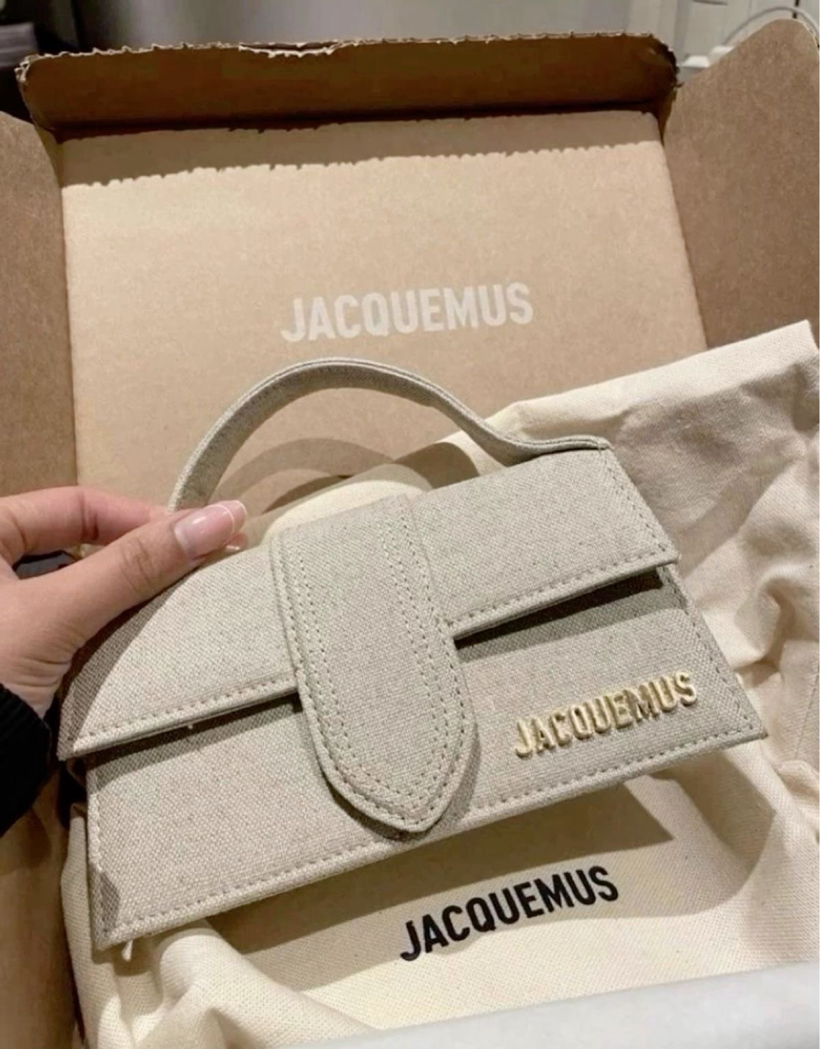 Everyday Elegant Bag | Jacquemus Bambino Bag in Beige✨

#LTKU #LTKStyleTip #LTKItBag