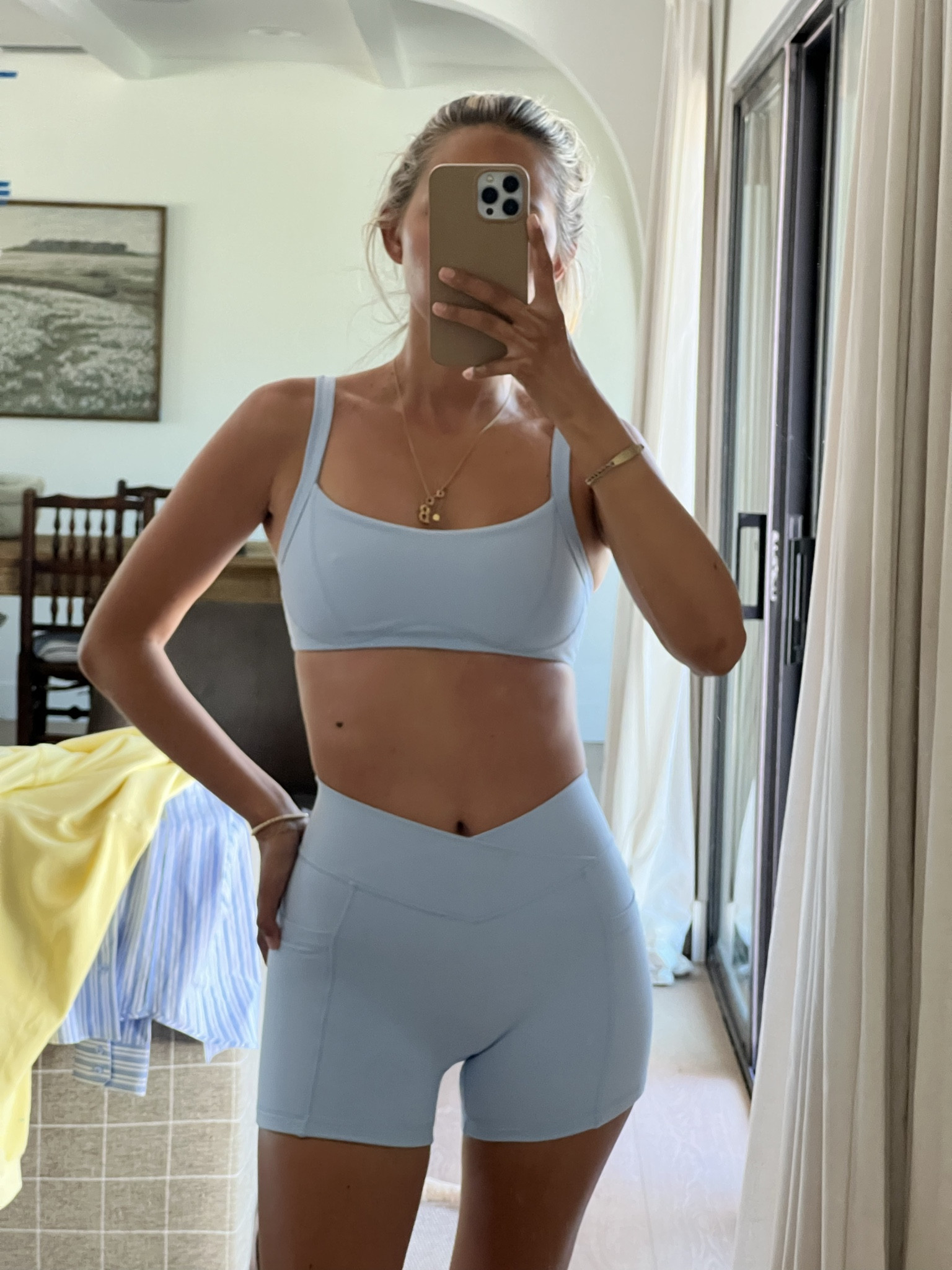 Todays workout outfit 🌟🦋Bo and tee with the cutest sets!!  I wear xs in  tops and bottoms from them. 

Daily drills- xs/s 