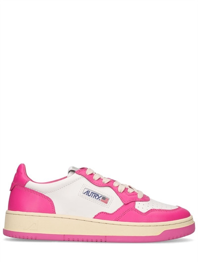 Autry - Baskets basses bicolores medalist 35 mm - Blanc/Fuchsia | Luisaviaroma | Luisaviaroma