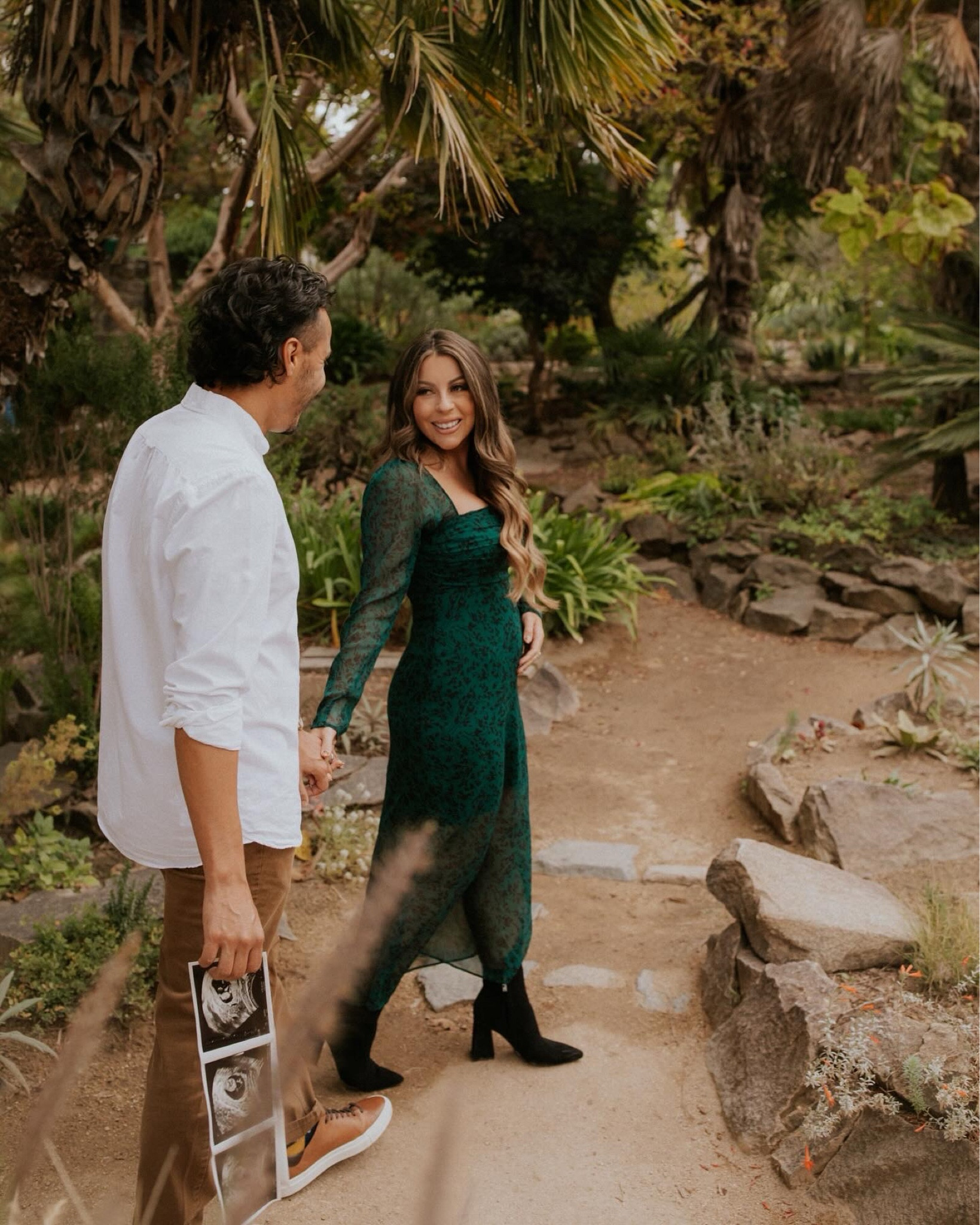 Obsessed with this green midi dress. Wearing small short (16 weeks pregnant).

Fall photos outfits
Fall outfit
Fall dress
Abercrombie
Engagement photos
Baby announcement photos

#LTKHoliday #LTKsalealert #LTKbump