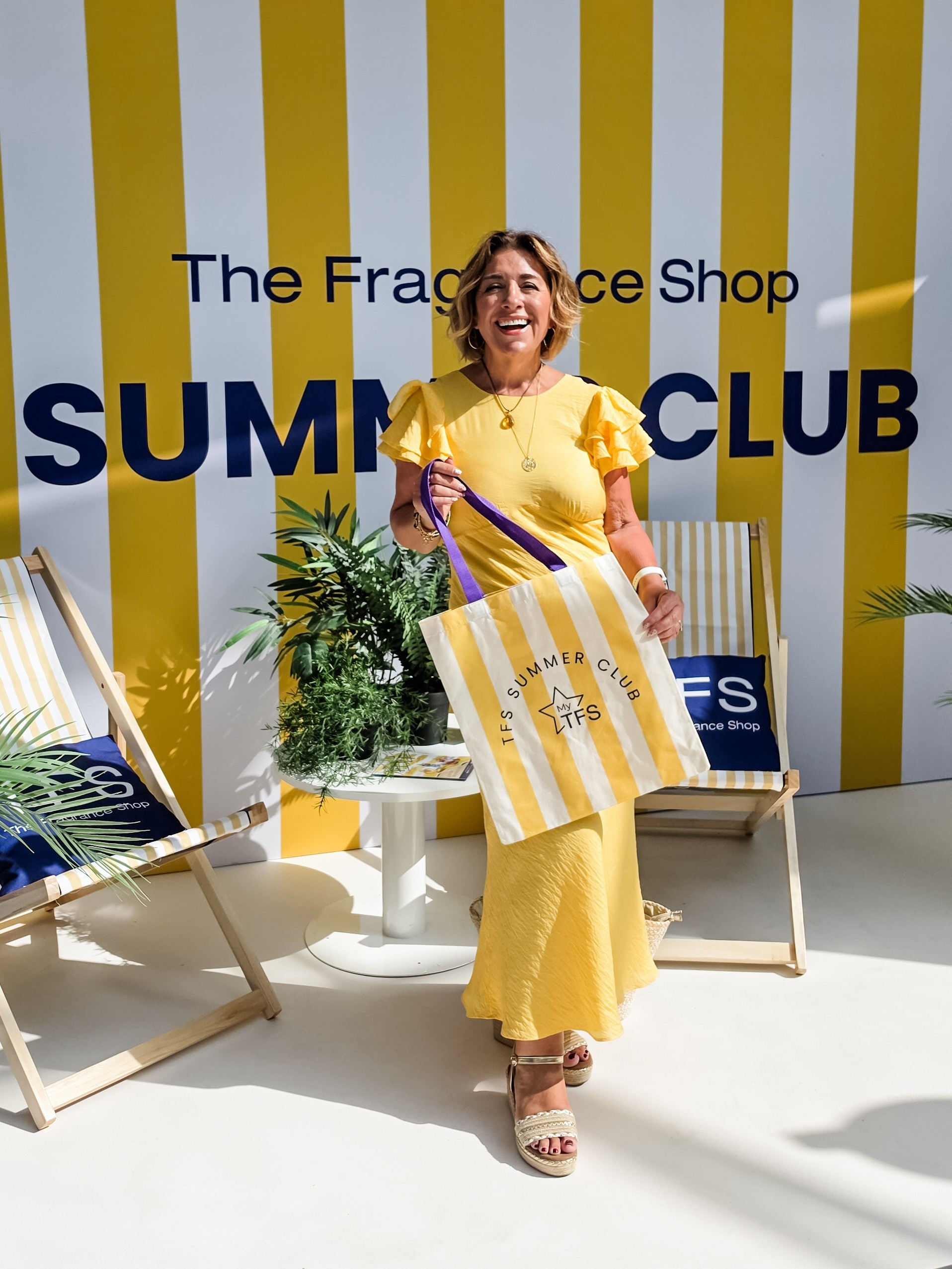 The most gorgeous yellow dress for Summer in lightweight Lenzing EcoVero 

#LTKsummer #LTKdresses #LTKover50style