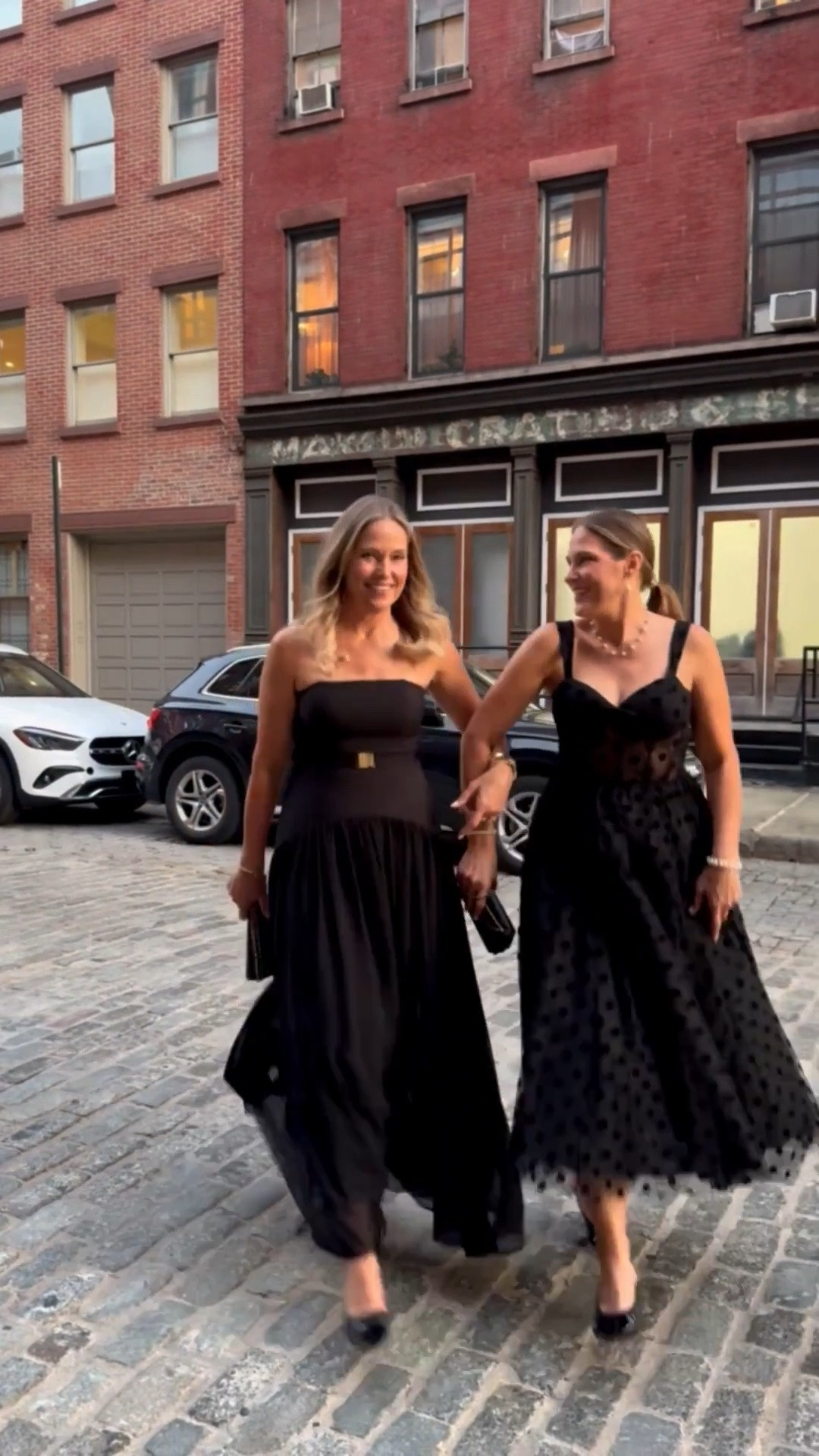 Dresses that are just stunning! s

#LTKSeasonal #LTKOver40 #LTKMidsize