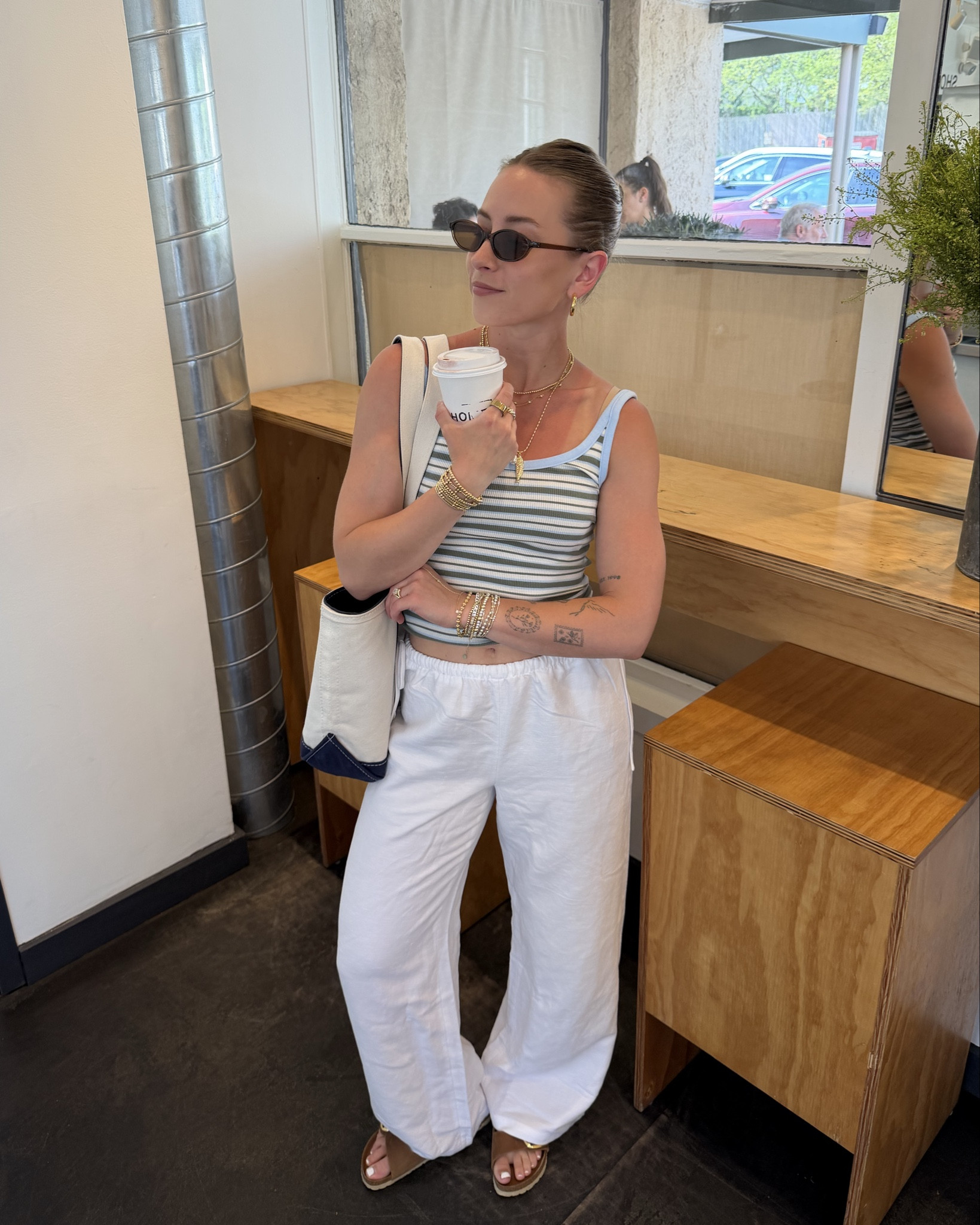4/19/26 Casual Spring to Summer Outfit


An easy outfit I’ll be wearing all spring into summer 🤍 light linen pants from Aritzia, a striped scoop neck tank, and my Birkenstock big buckle sandals. Finished with my L.L. Bean boat and tote (medium) for that effortless, everyday feel—everything is linked here ✨


#LTKxAerie #LTKSeasonal #LTKootd