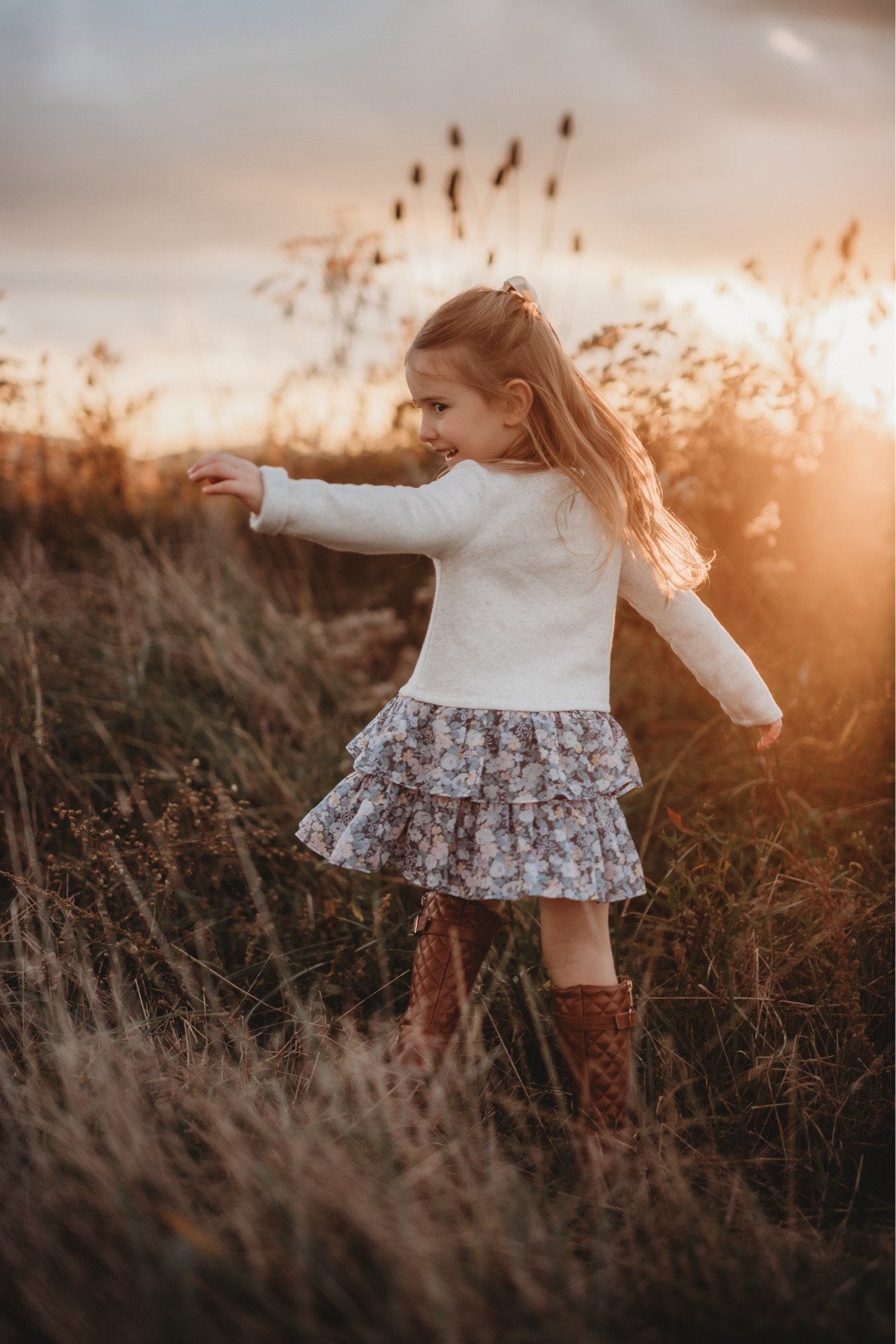 Family matching coordinating dresses for Fall Family photos pictures outfits. Neutral, blue floral outfits 🩵🌾

Carter’s outfits for toddler girls 


#LTKKids #LTKFamily #LTKBaby