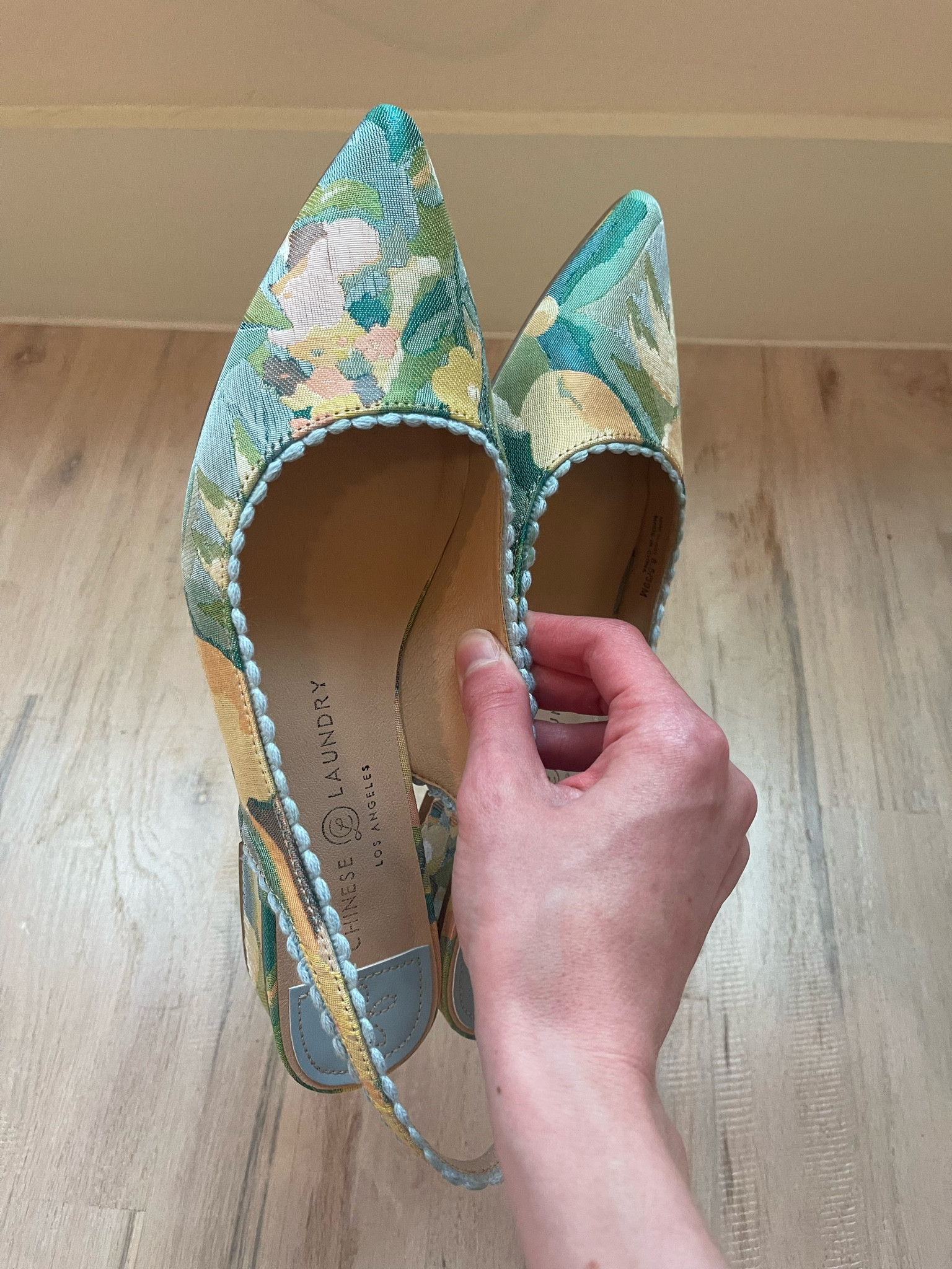 Work shoes//Chinese laundry//flats 

#LTKFindsUnder50 #LTKSaleAlert