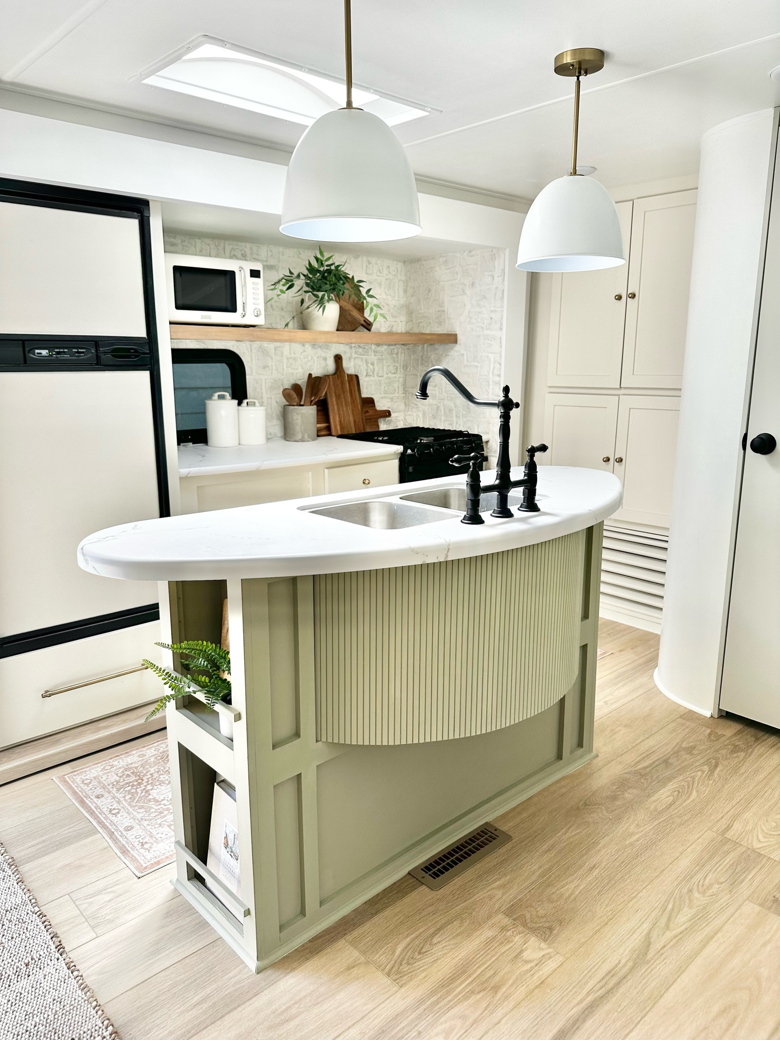 RV kitchen sources!

Pendant lighting, pole wrap, kitchen island, microwaves, kitchen decor, kitchen faucet

#LTKFindsUnder100 #LTKHome