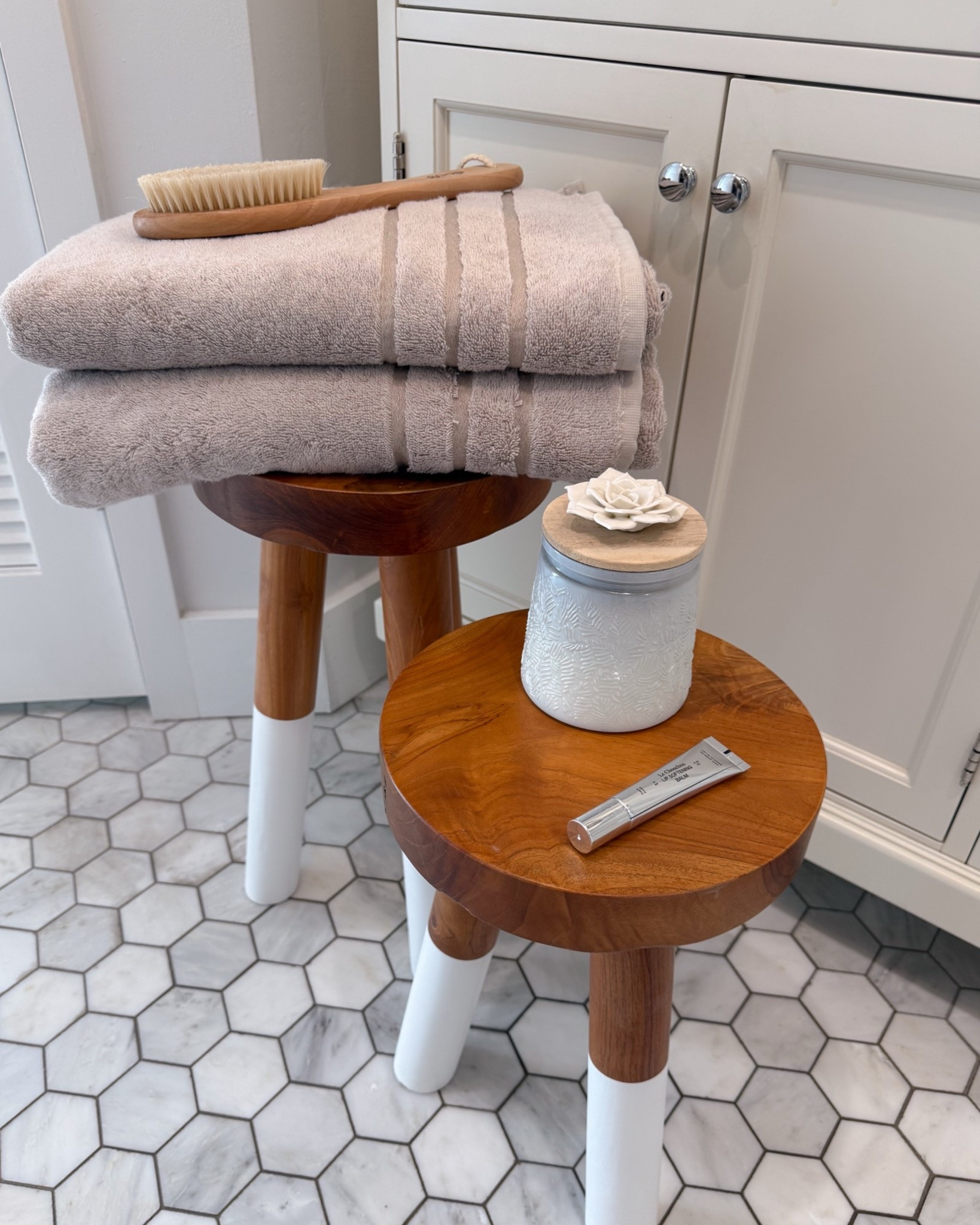 This and an everything shower 🤍 🫧 these bamboo towels from @cariloha really elevate the experience! They are so soft and luxe! Use code LTK35 for 35% off sitewide 🤍 #ad 

Bath accessories, home finds, self care, morning routine, sale, white bathroom, primary bath, vanity, fancythingsblog

#LTKmorningroutine #LTKSaleAlert #LTKHome