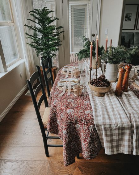Holiday tablescape idea 

Kantha quilt, gingham check tablecloth, white plates, dinnerware, gold silverware, neutral, autumn, Christmas color palette 