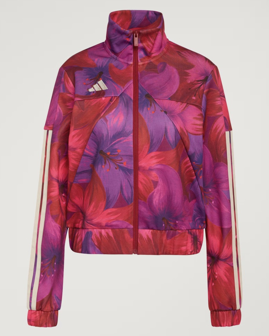 Another retail therapy find! Track suit to travel with and run errands.
Midsize outfit plus size pink shades

#LTKMidsize #LTKActive
