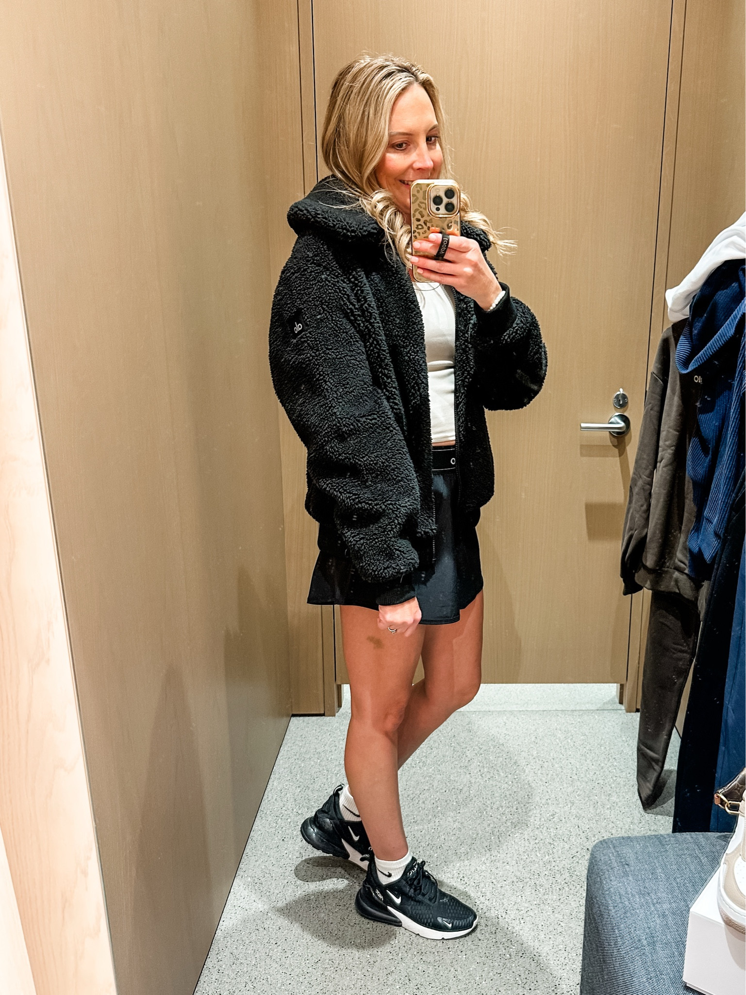 The new Alo opened near me! Here are some of my favs! 

Sweatshirt | sweatsuit | sweatpants | Alo | sneakers | tennis shoes | athleisure | workout | gym | coat | jacket | winter | 



#LTKActive #LTKStyleTip #LTKGiftGuide