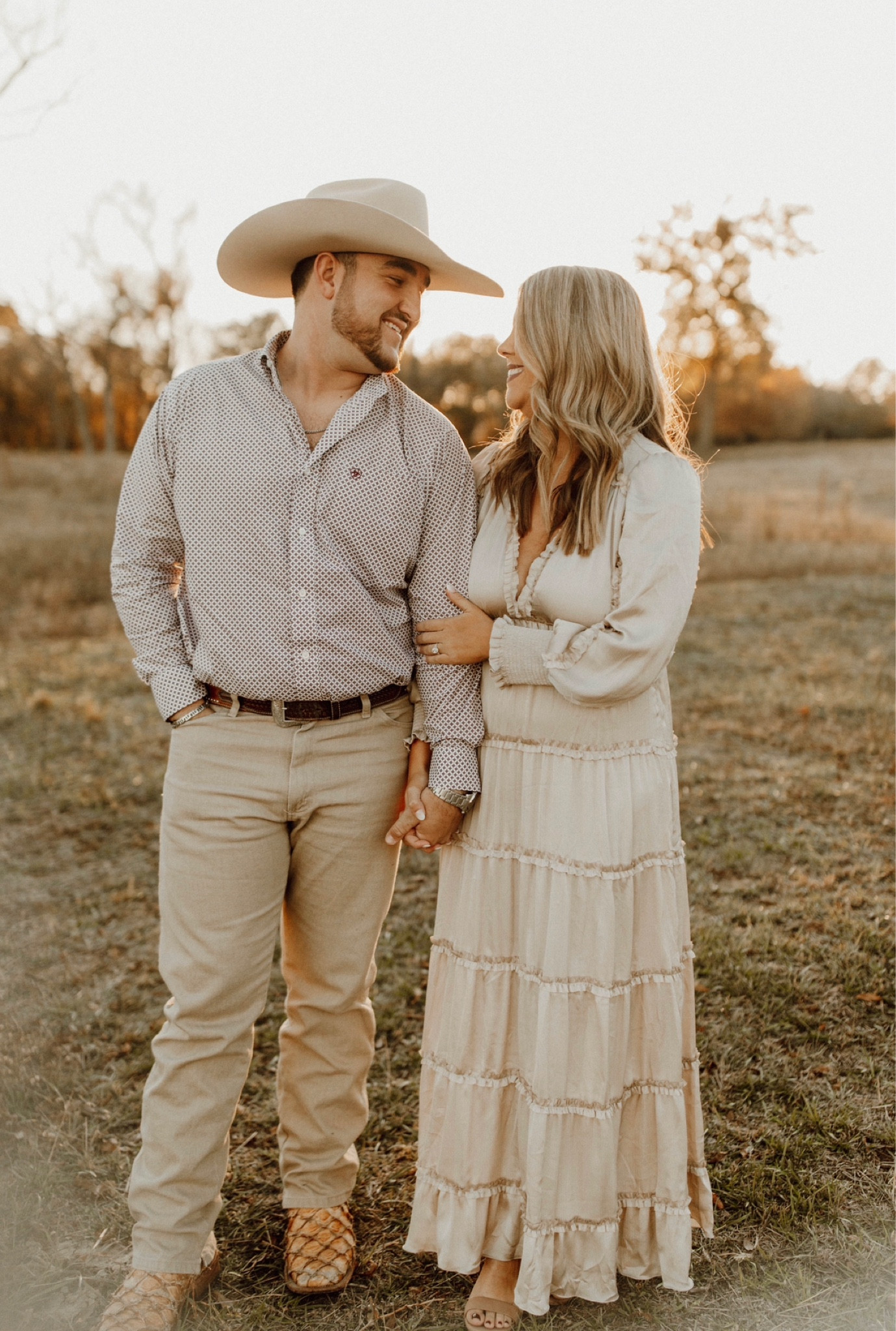 engagement pic outfits ✨ #familypicoutfits #engagementpictures #engagementoutfits

#LTKHoliday #LTKwedding