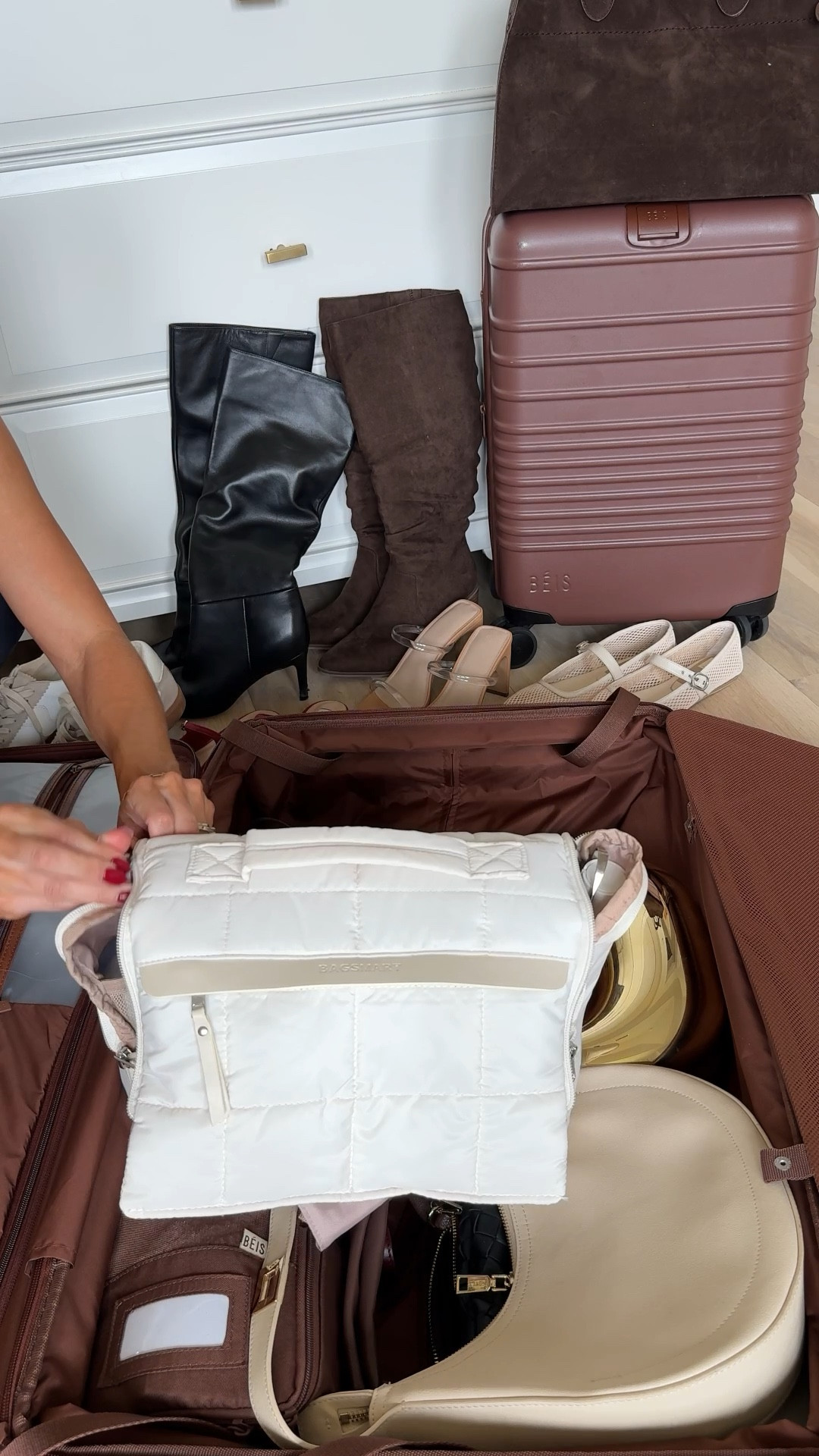 BEST TOILETRY BAG!!! 

#LTKFindsUnder50 #LTKBeauty #LTKCon