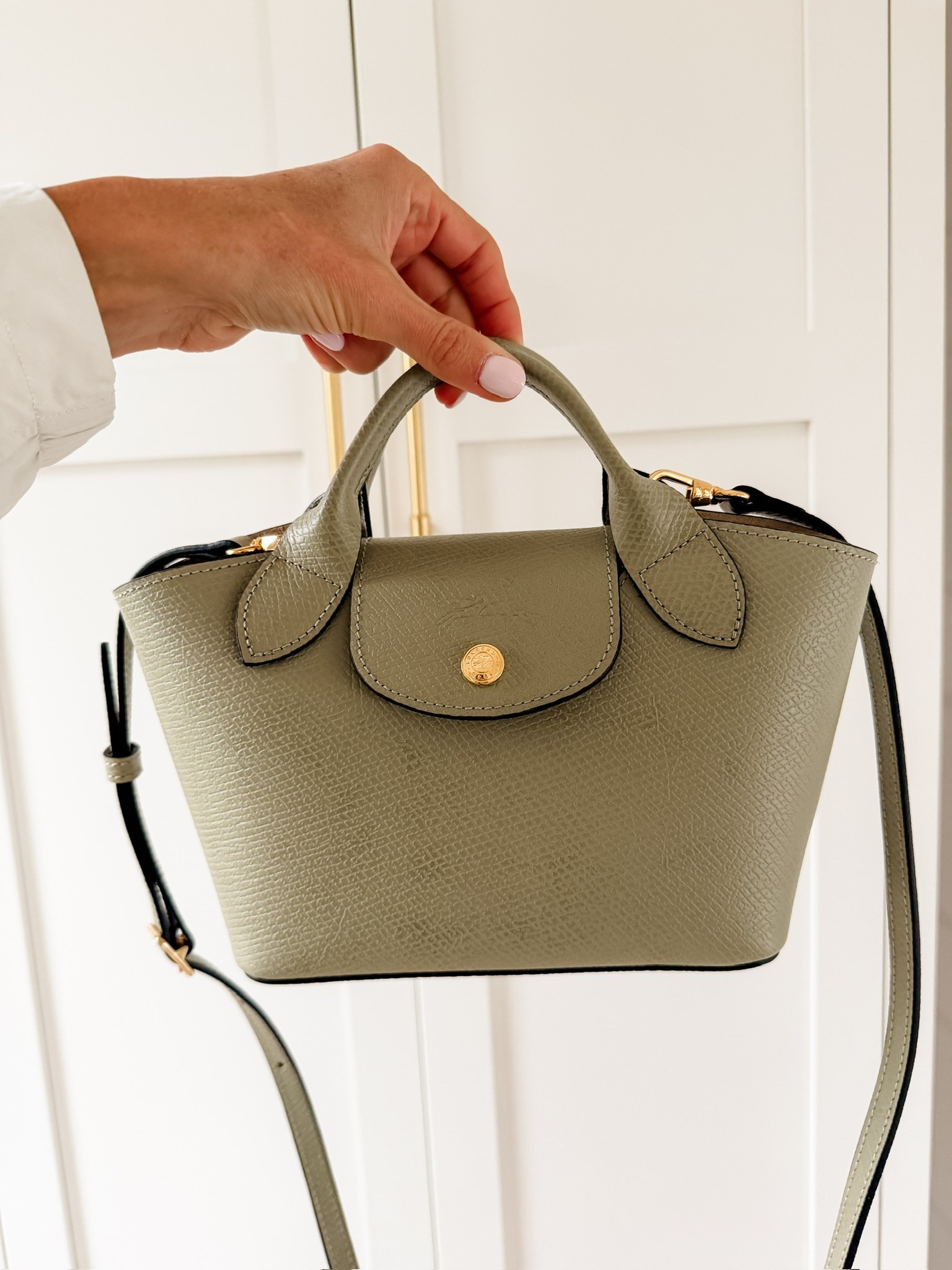 This bag has been on repeat for me! The perfect size to carry the essentials while staying compact in size. 

Loverly grey, longchamp, accessories for women, sage green crossbody, mini bag

#LTKSeasonal