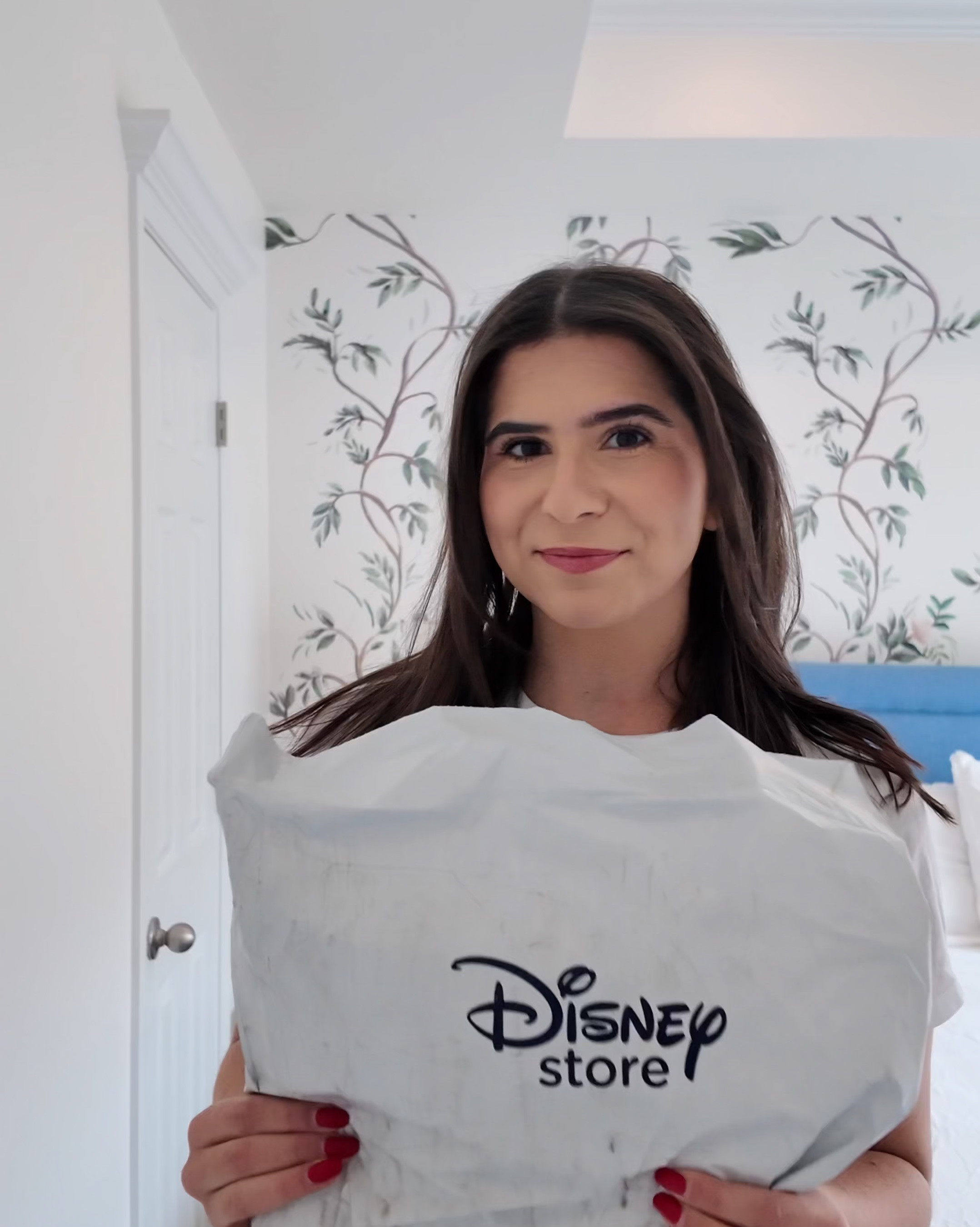 The cutest princess-inspired baseball jerseys! I feel like this will be so cute worn opened or closed for the parks in the summer time. Pair with cute shorts or a white tennis skirt🫶🏼

I got size M and it’s definitely an oversized look🤍

#LTKFindsUnder100 #LTKWatchNow #LTKTravel