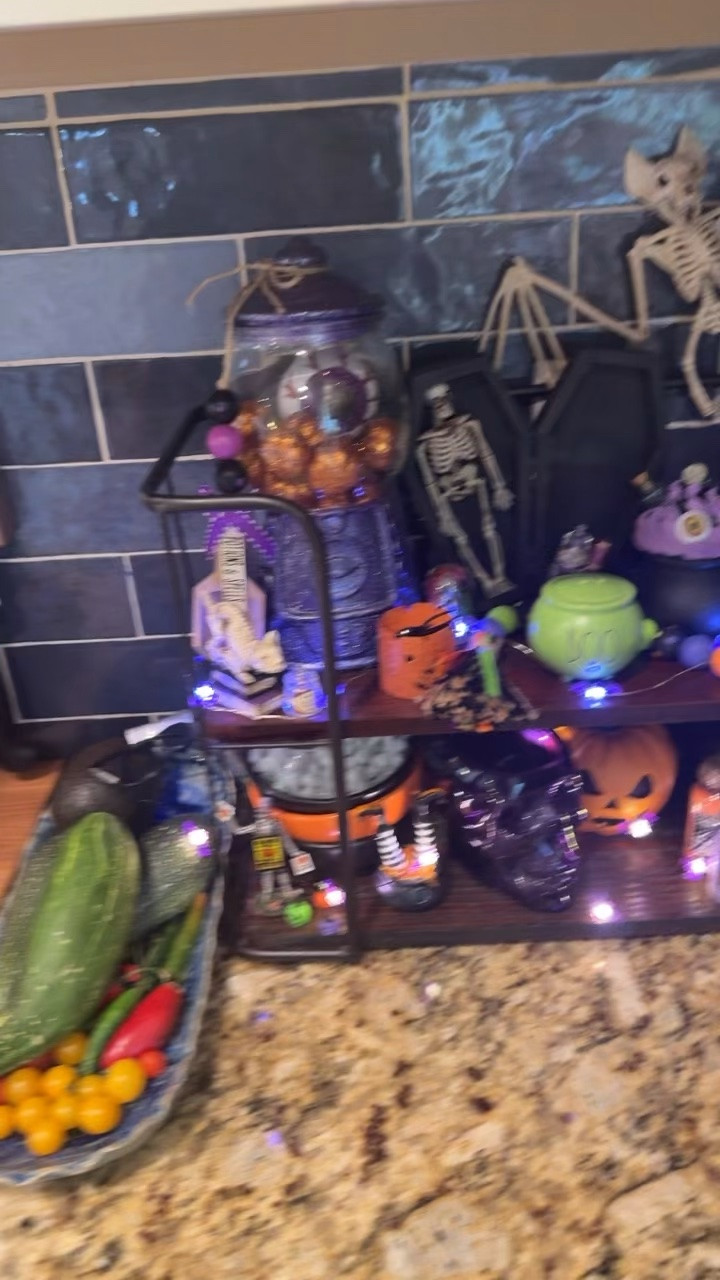 Video 4 of my Halloween home decor tour 

#halloweendecor #halloween #halloweenhomedecor #raedunnhalloween #farmhousehalloween #targethalloween #potterybarnhalloween #amazonhalloween #halloween2026 #raedunnhalloween #raedunn

#LTKSeasonal #LTKHome #LTKmomlife