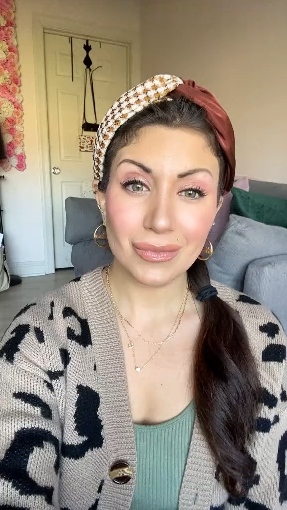 Today's quick beauty hack: tightlining k
It's a quick way to enhance your eye shape, create the look of lusher lashes and more!
With one product you can take your look up a notch and give it a little extra wow factor!
You're welcome a
#kissedbymelissa #beautyhack #mommakeup #mommybeauty #quickbeauty #athometips #sephora #maybelline #Itk #beauty #glamhack #eyemakeup

#LTKFind #LTKbeauty