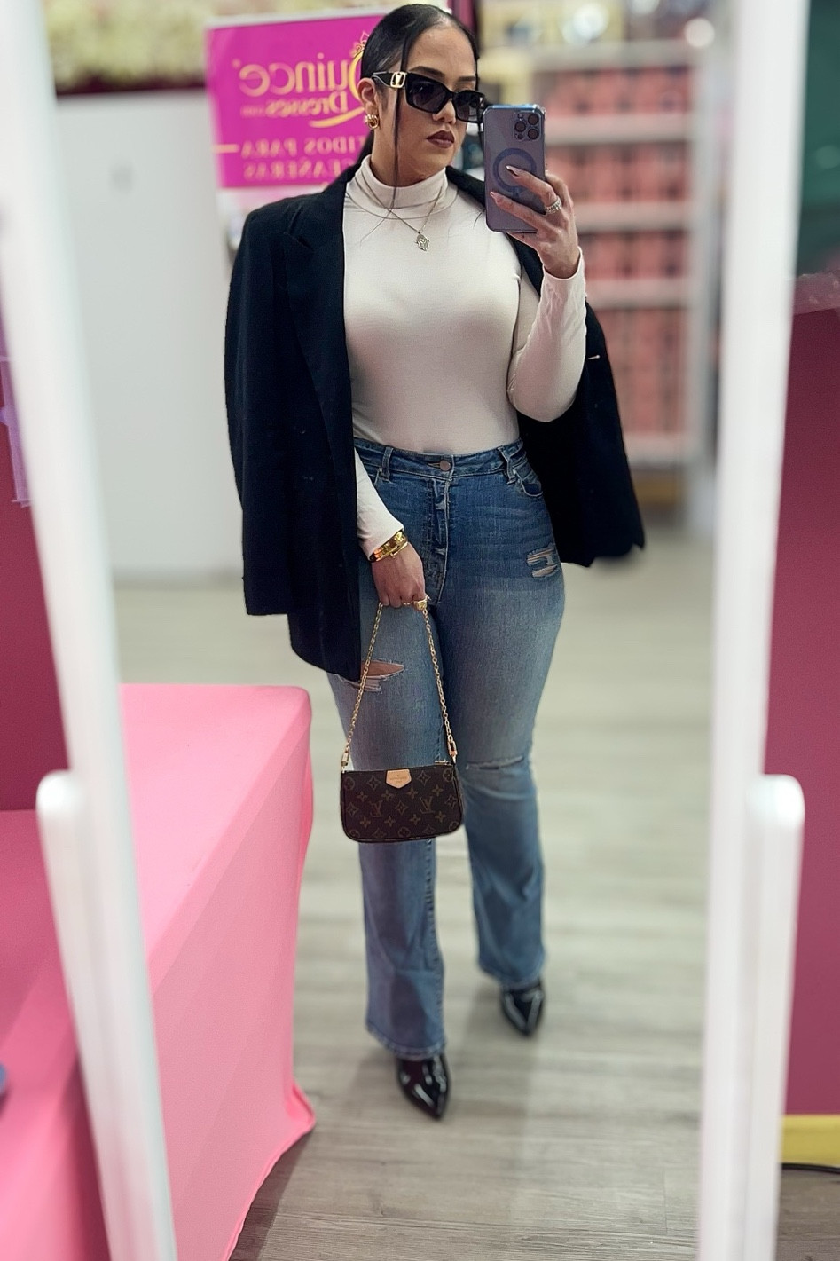 An outfit is not a complete outfit without a blazer! Blazers are always my go to to make it look sophisticated but again chic at the same time!

#LTKGiftGuide #LTKU #LTKSeasonal