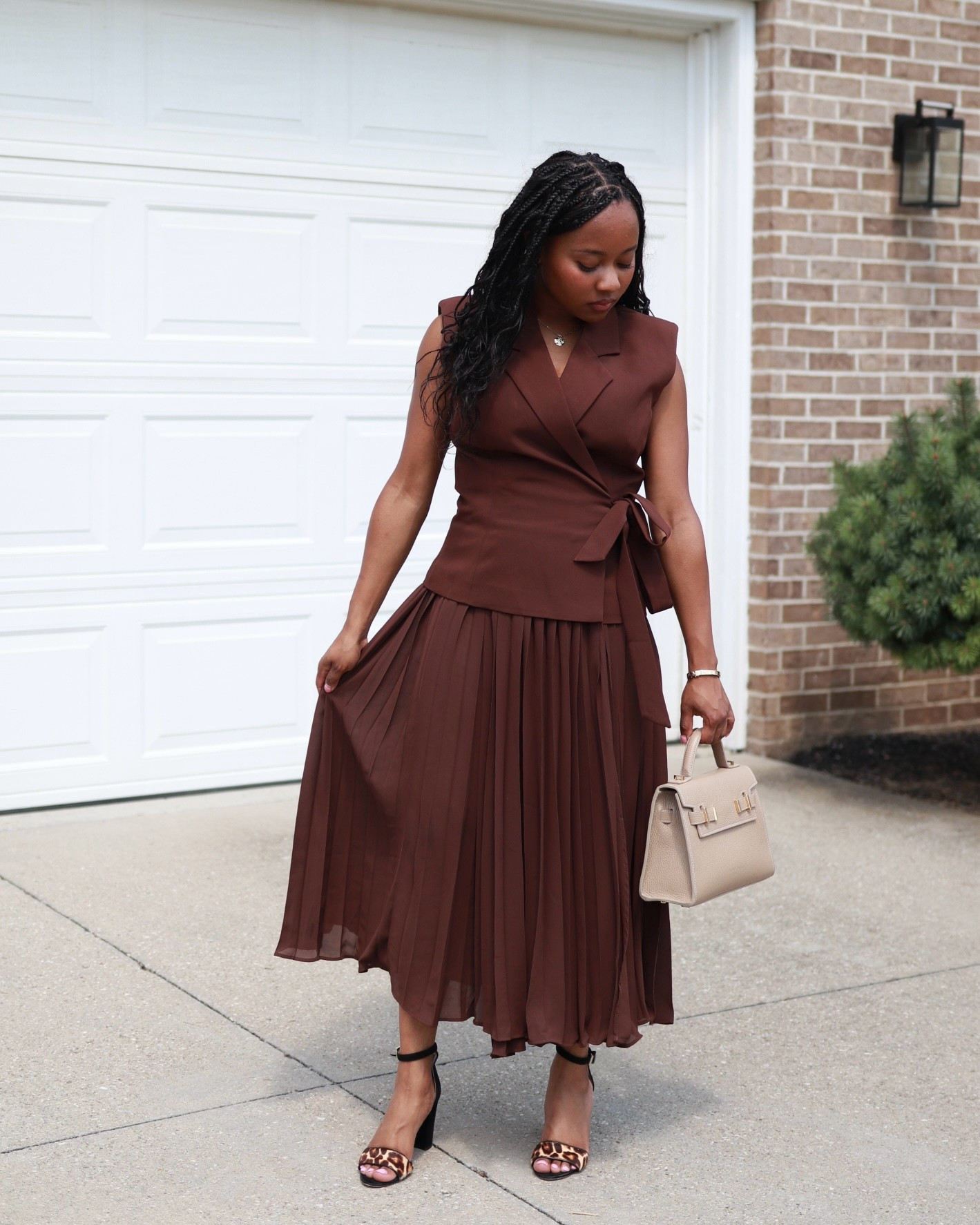 Modest Dress 🤎

#LTKWorkwear #LTKFindsUnder100