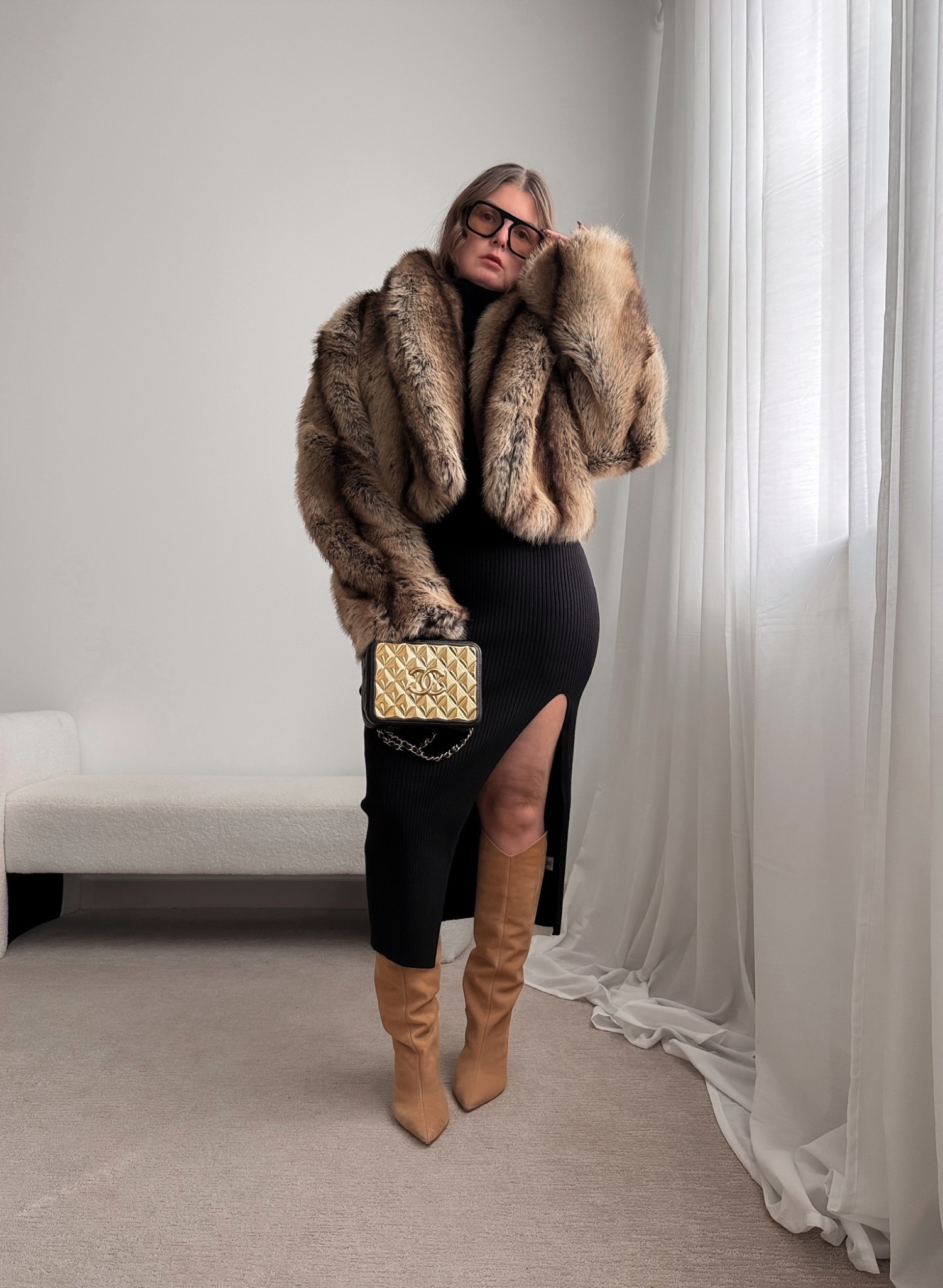 Faux fur jacket
Black dress
Date night
Valentine’s nightt

#LTKSeasonal