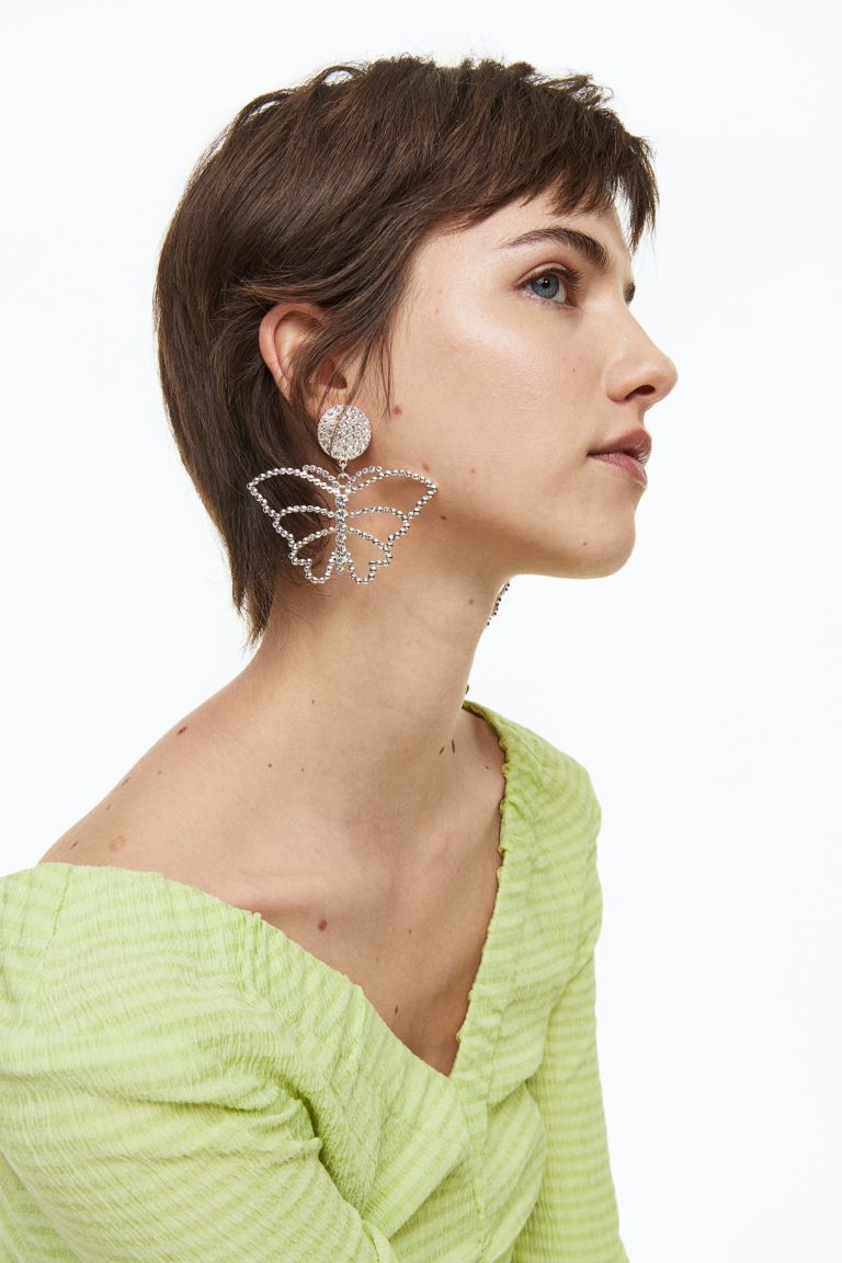 Heart-shaped rhinestone earrings | H&M (UK, MY, IN, SG, PH, TW, HK)