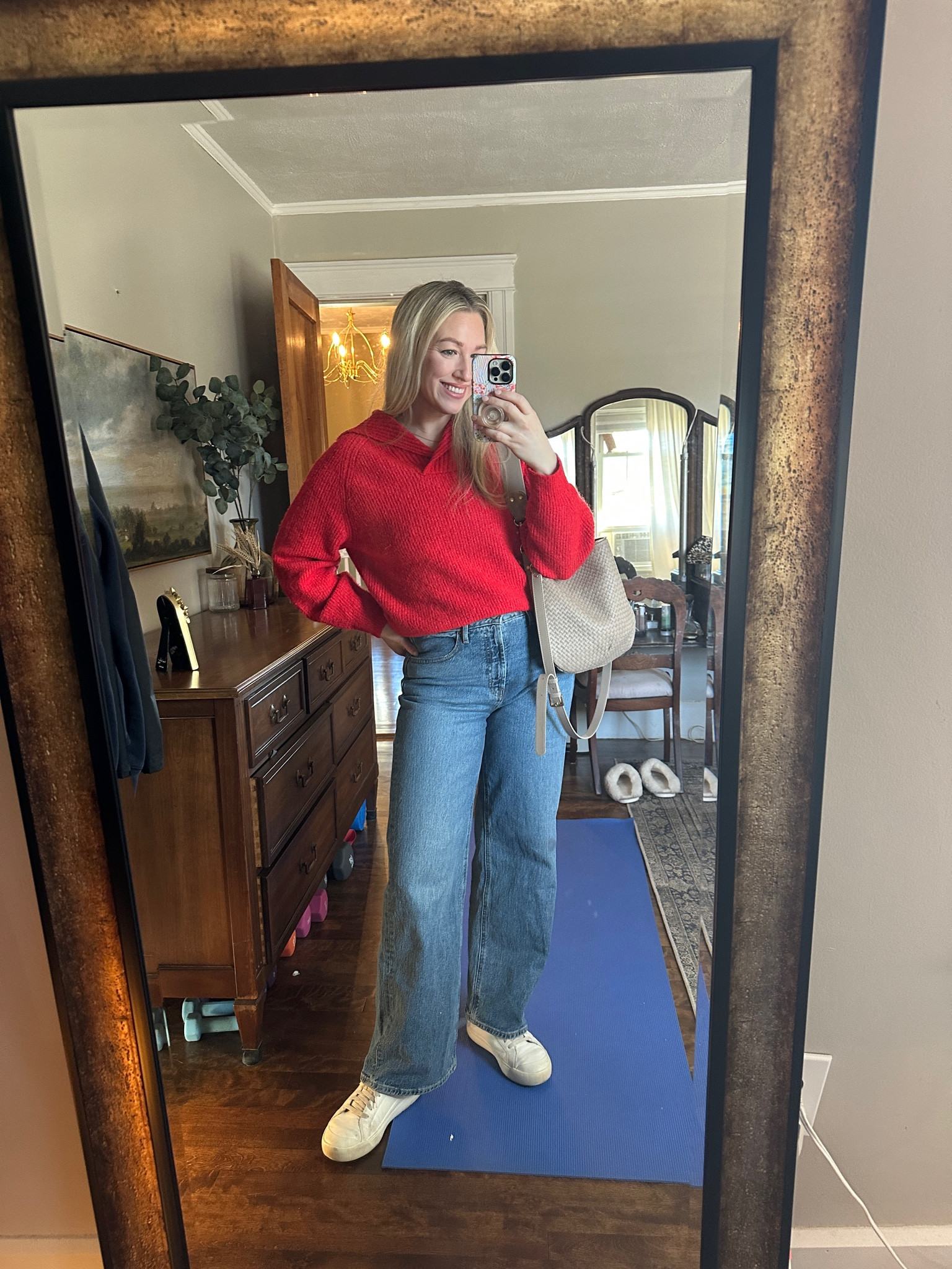 Mfotd (momfit of the day 😜)

Jeans: I usually get regular length but found these super long so went with petite length - perfect to wear with sneakers!