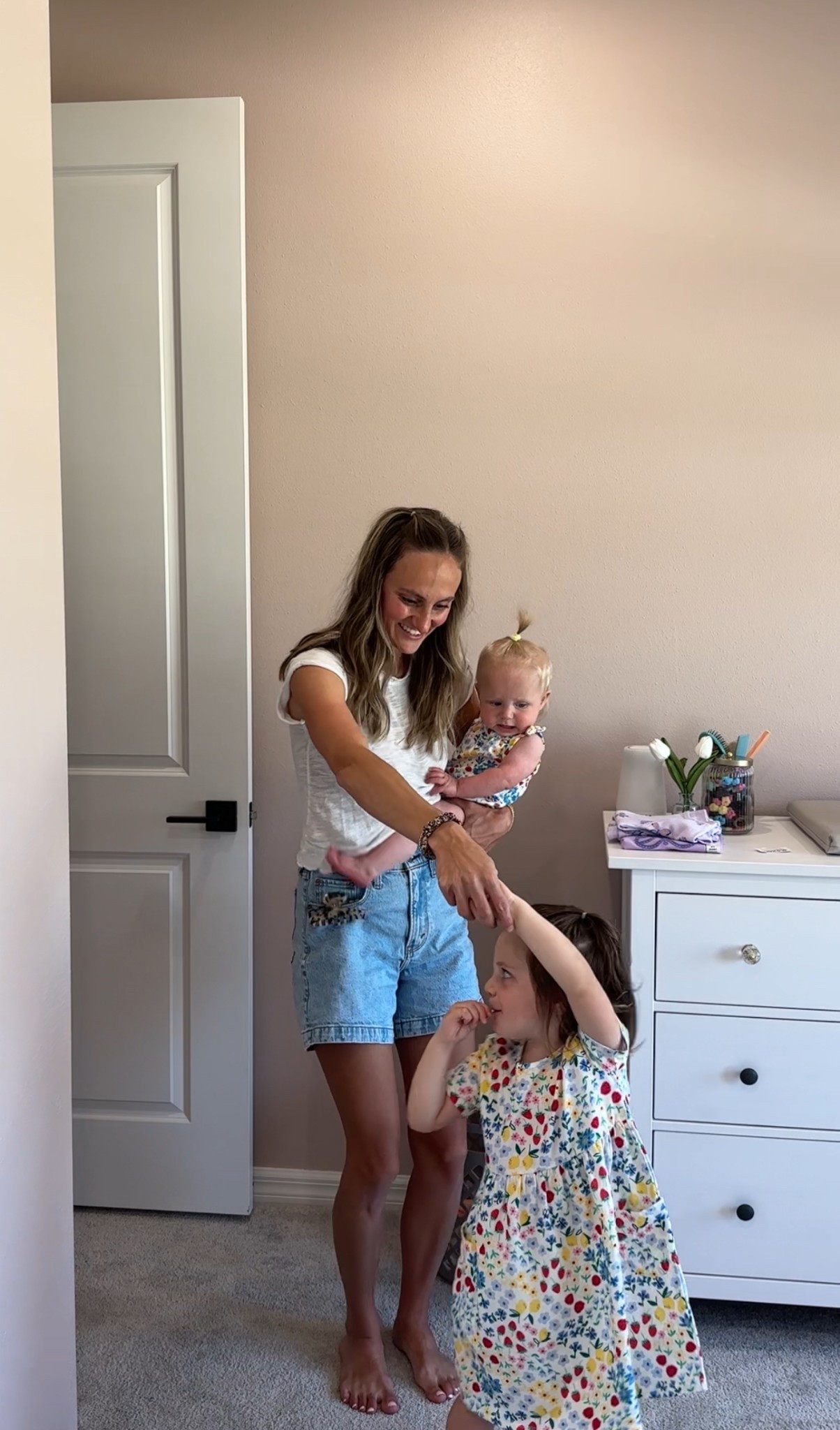 Outfit details 🤍

Outfit of the day/ ootd/ style/ mom style 

#LTKStyleTip #LTKFindsUnder50 #LTKFindsUnder100