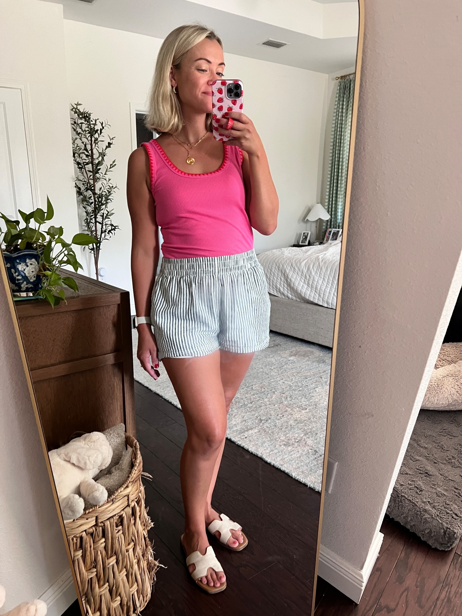 Easy peasy summer fit for those warm days! ☀️ wearing a small in the tank and medium in bottoms!