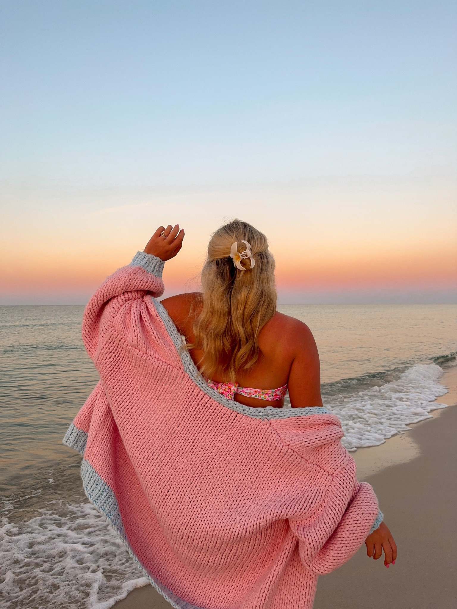 my fall staple is an colorful oversized chunky knit cardigan this one is from beginning boutique for under $105 and the quality is amazing! I am wearing a size M/L for an oversized look 

#LTKSeasonal #LTKstyletip