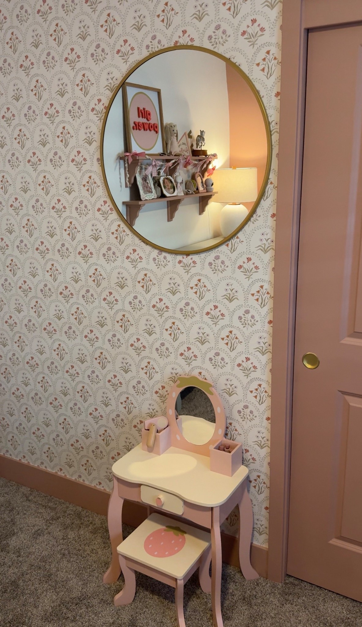 Girl’s bedroom vanity 🍓

#LTKmomlife #LTKHome