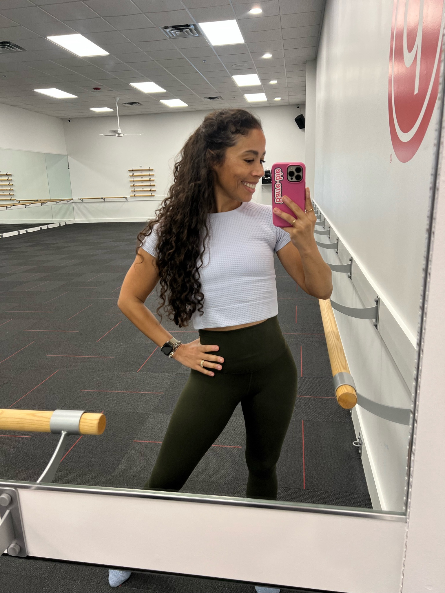 Loving this color combo! wearing a small in the top and an XS in the bottoms. 

#LTKunder50 #LTKfitness