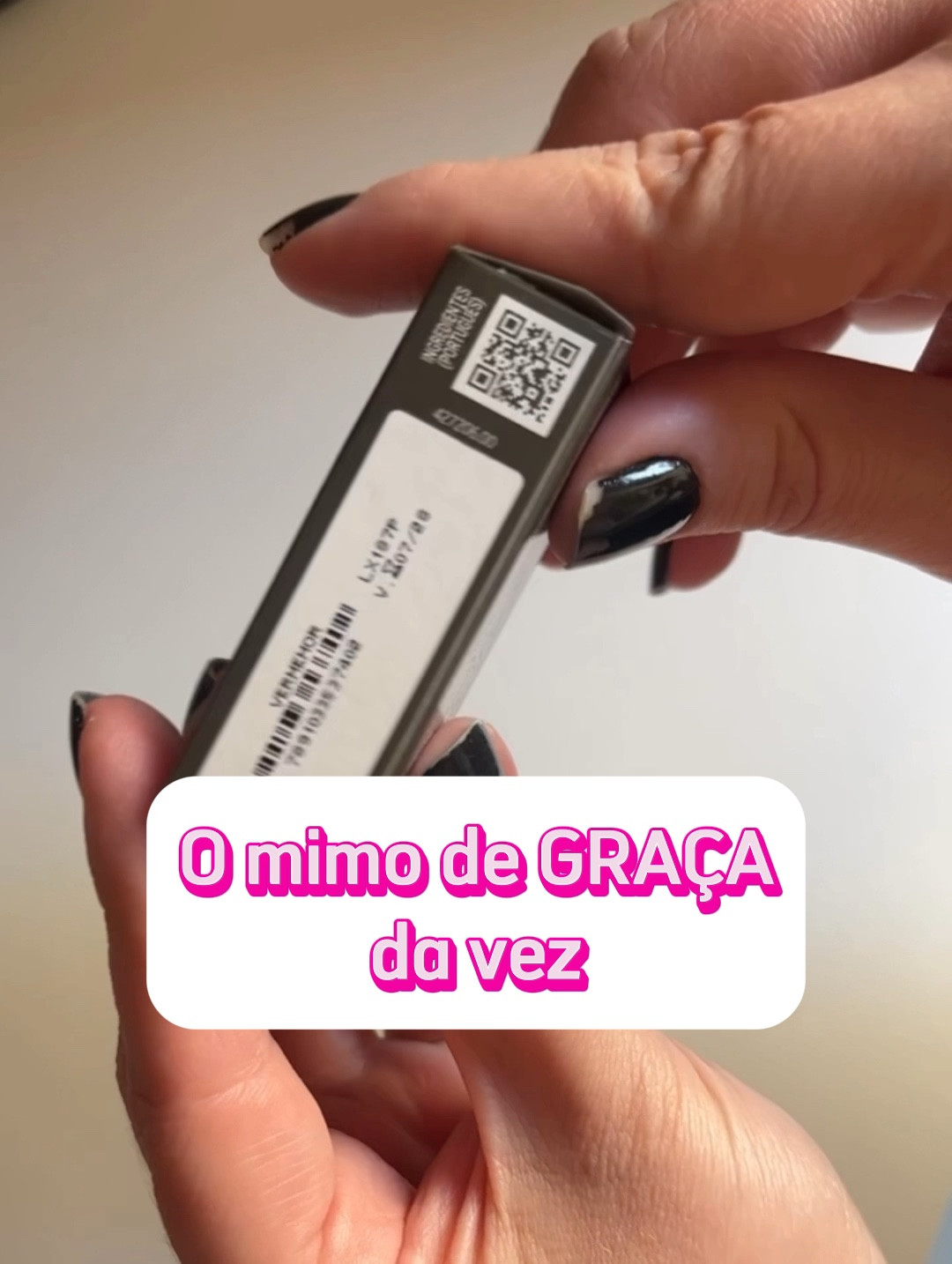 E como todo mês, fui retirar meu brinde na Quem Disse, Berenice? 

O mimo agora é esse mini batom, confesso que achei que fosse maior, mas como não uso muito vermelho e é de coisa de graça que a gente gosta eu simplesmente amei! A cor também está linda!! ♥️

E você, já retirou o seu? 

#promo #promocao #promoção #gratis #brinde #mimo #quemdisseberenice #oboticario #batom #vermelho

#CreatorNovemberLTK


#LTKsalealert #LTKbeauty #LTKCyberSaleNL