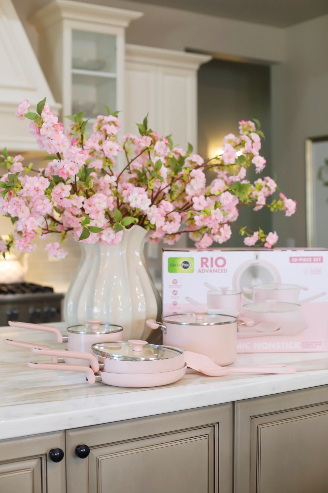 If Chanel made cookware… this would be it 💗 this GreenPan set from Target is 20% off and the perfect blush color! @Target 


#LTKmomlife #LTKfoodie #LTKHome