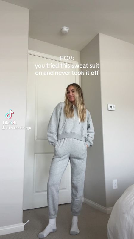 5’7” and wearing small in both

sweat set, jogger sweats, gray sweat set, cropped hoodie, wfh style, mom style, comfy outfitt