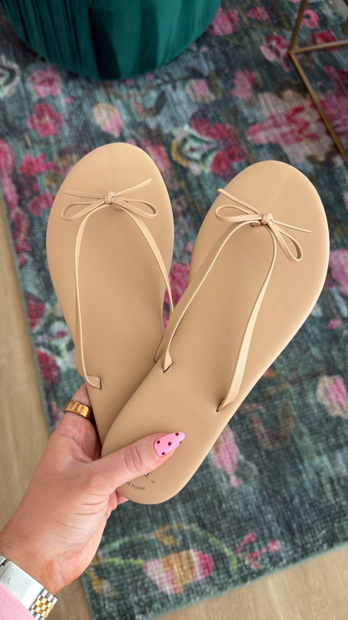 nude bow flip flops for spring and summer! 

#LTKSeasonal #LTKSaleAlert