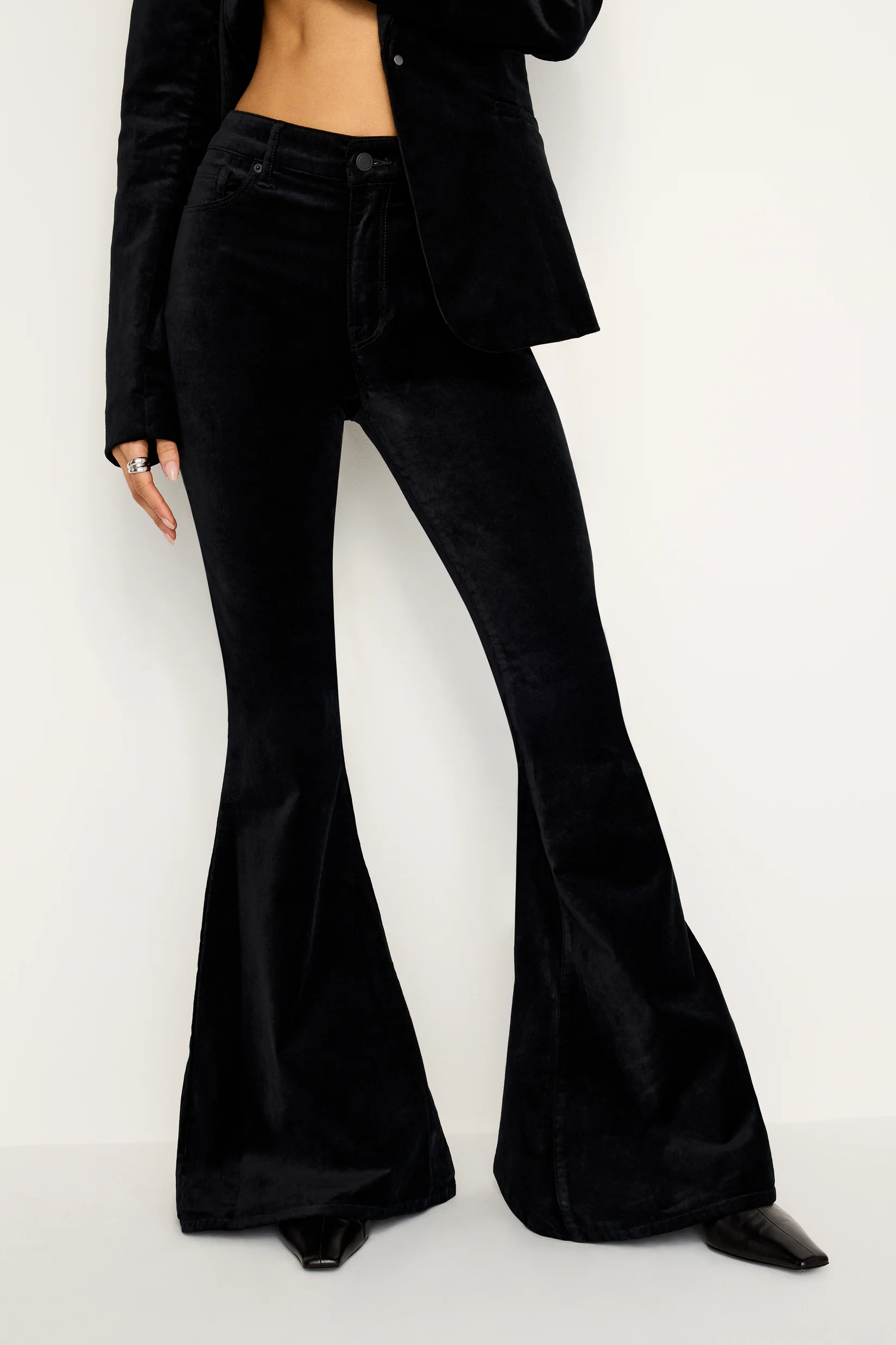 GOOD WAIST SUPER FLARE VELVET PANTS | Good American