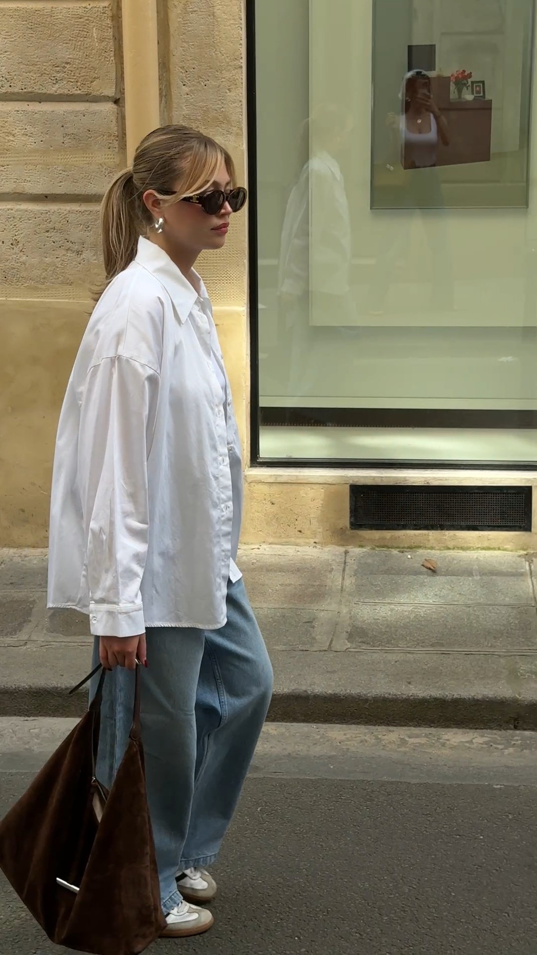 Feels like summer #whiteshirt #bluejean #suede

#LTKsummer #LTKeurope #LTKfrance