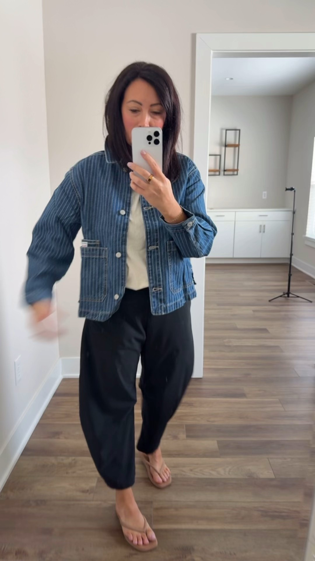 OLD NAVY HAUL
• large tee for an oversized fit 
• medium jacket
• small pants - they run big so size down one 
• sandals true to size 


#LTKPetite #LTKMidsize #LTKSaleAlert