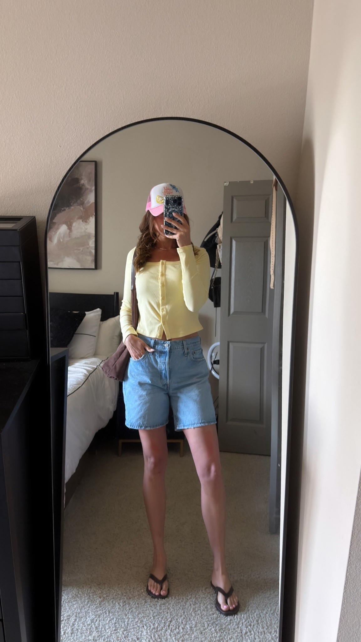 71 degrees in LA already and it’s only 9am. Running errands this morning then headed to the beach. My hat is custom made but linking something similar. 

#LTKootd