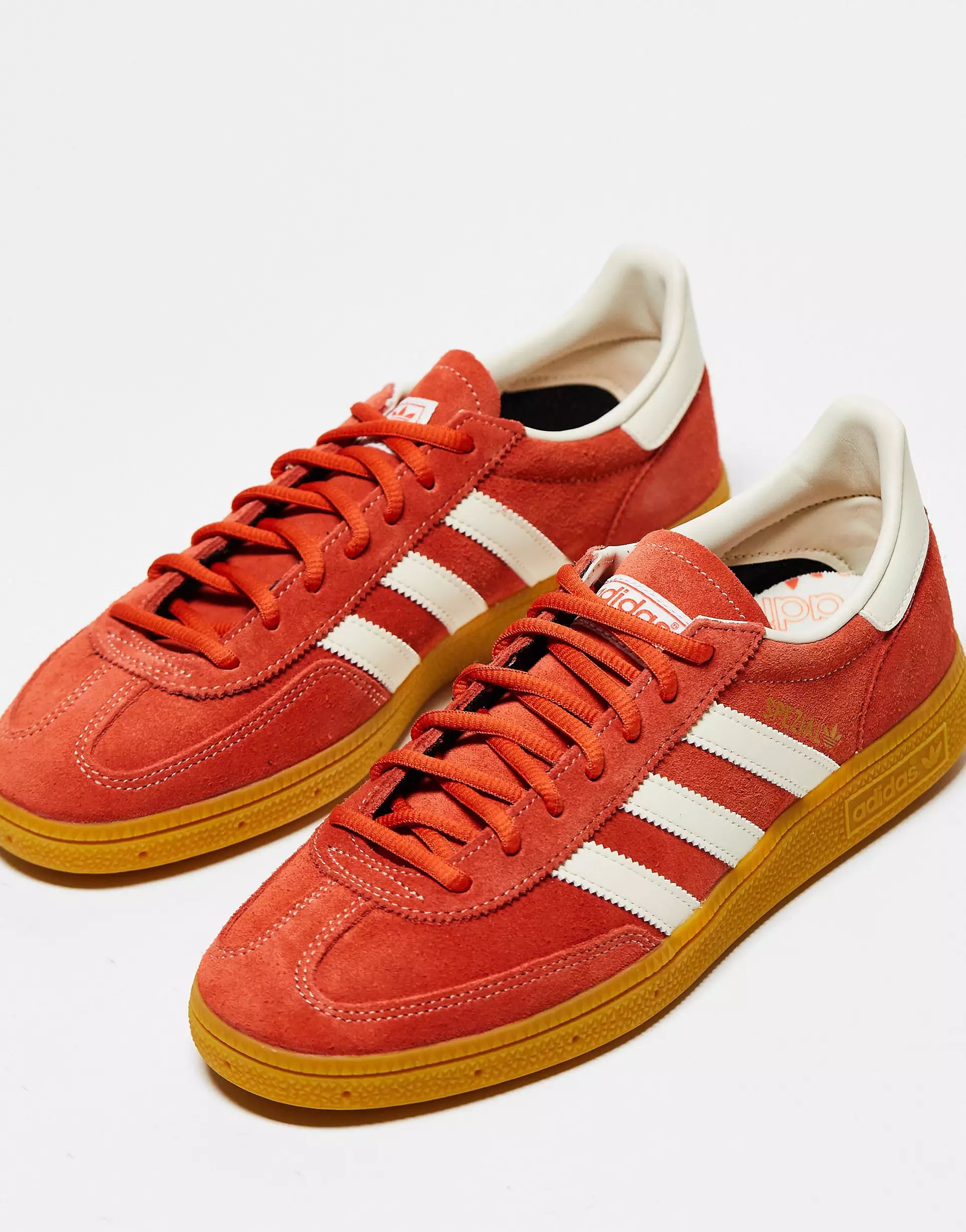adidas Originals Handball Spezial gum sole trainers in red and white | ASOS (Global)