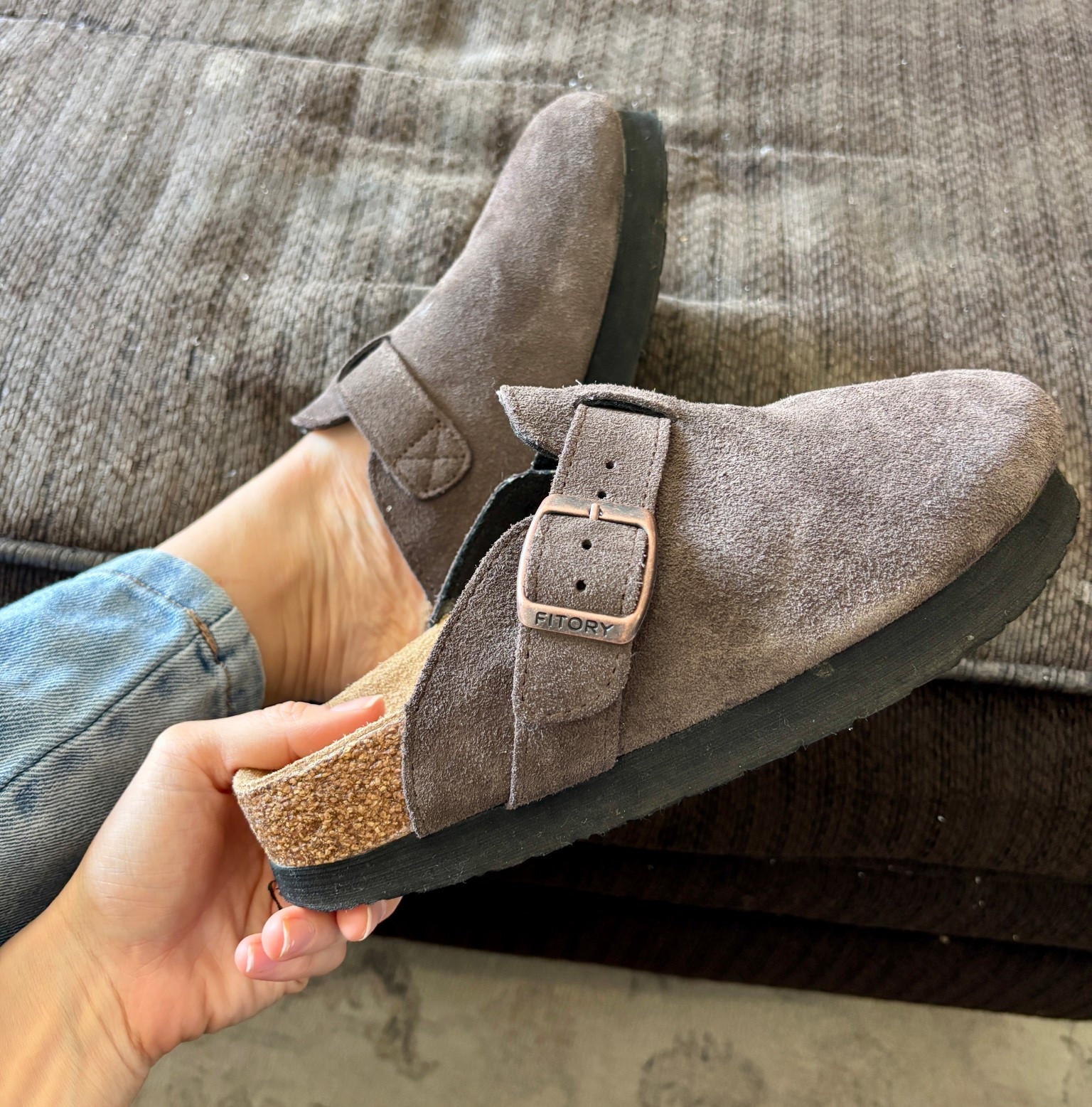 My go to spring Shoes! I now have2 pairs of fitory shoes from Amazon and they’re so comfy. I love that these ones have a platform to them. The suede is perfect. 
@Fitory 
#springshoes #spring