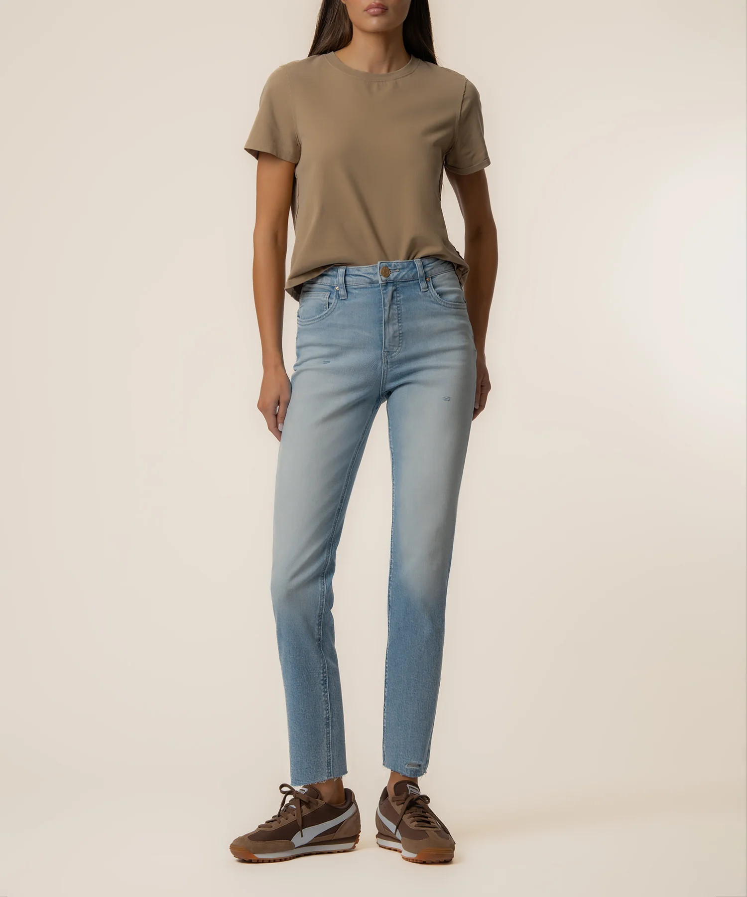 Rachael High Rise Mom Jean in Performance Wash - Kut from the Kloth | Kut From Kloth